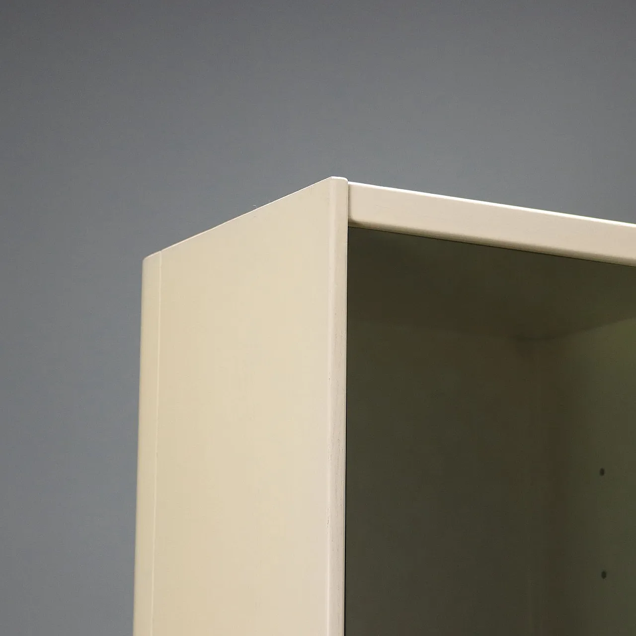 Vetrina con anta battente con impiallacciatura laccata, '900 6