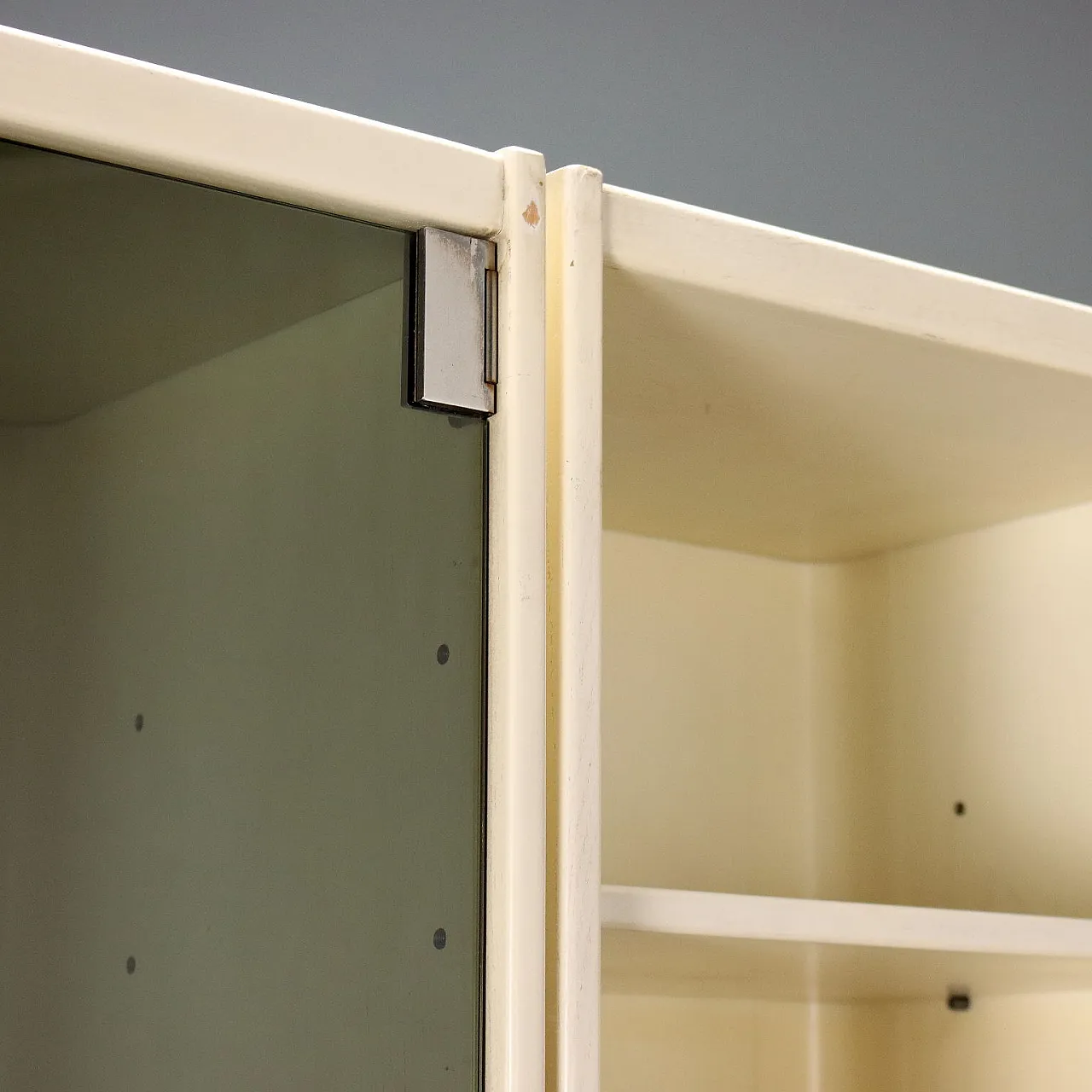 Vetrina con anta battente con impiallacciatura laccata, '900 7