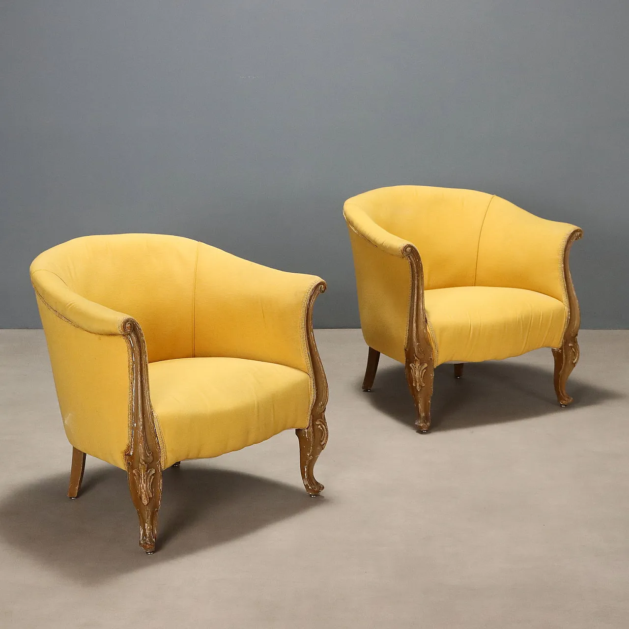Pair of Baroque-style armchairs in carved wood, early 20th century 1