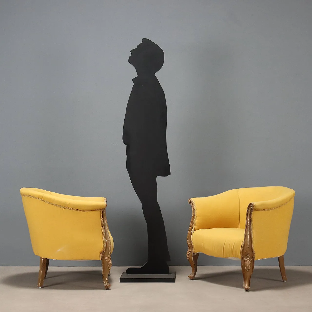 Pair of Baroque-style armchairs in carved wood, early 20th century 3