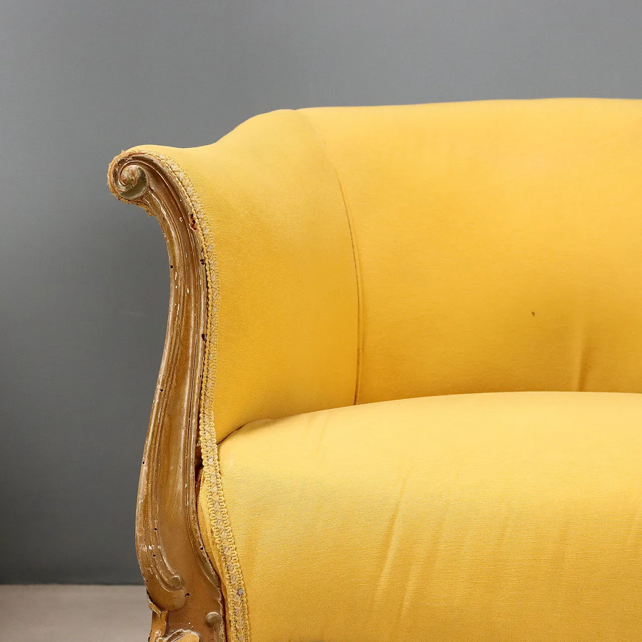 Pair of Baroque-style armchairs in carved wood, early 20th century 5