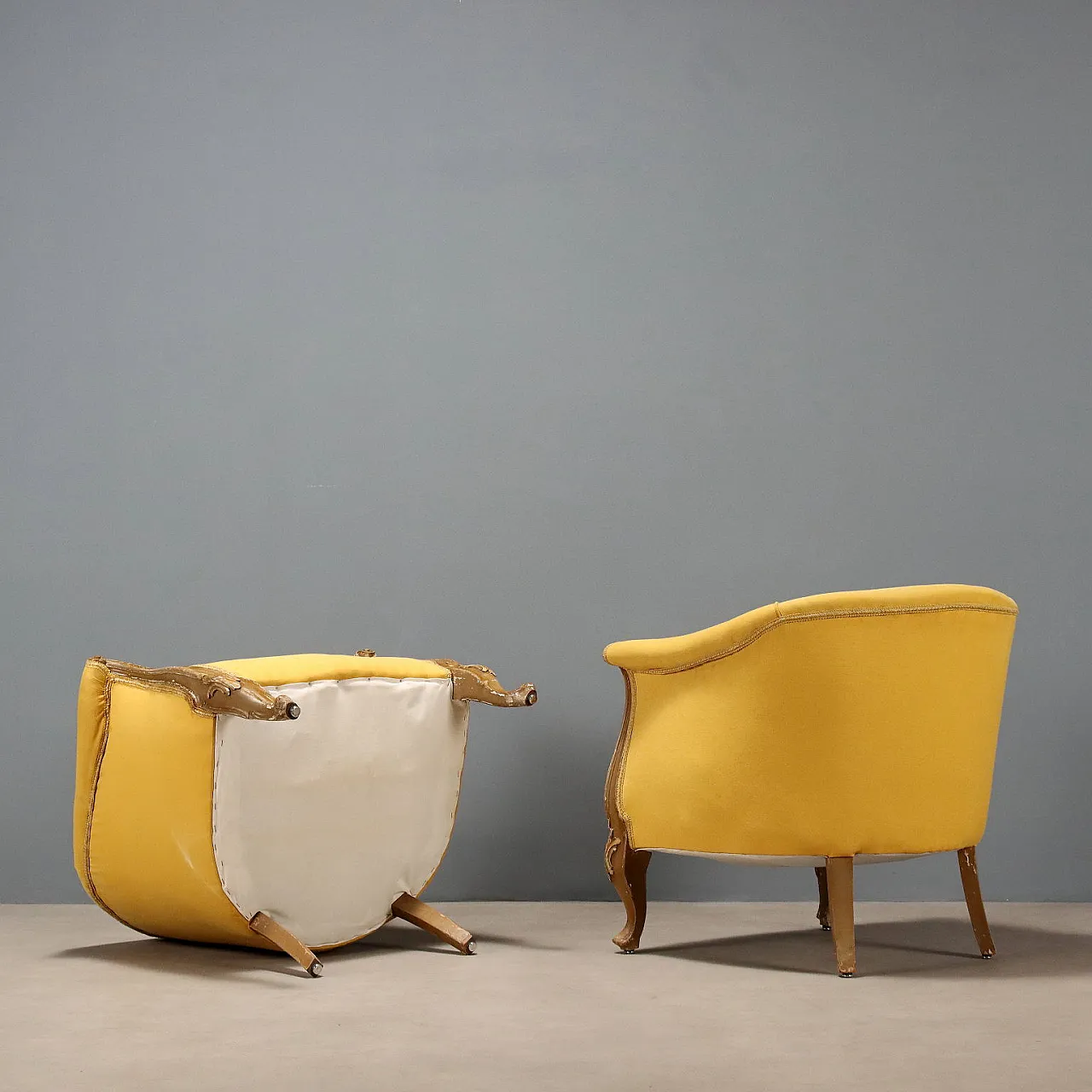 Pair of Baroque-style armchairs in carved wood, early 20th century 8