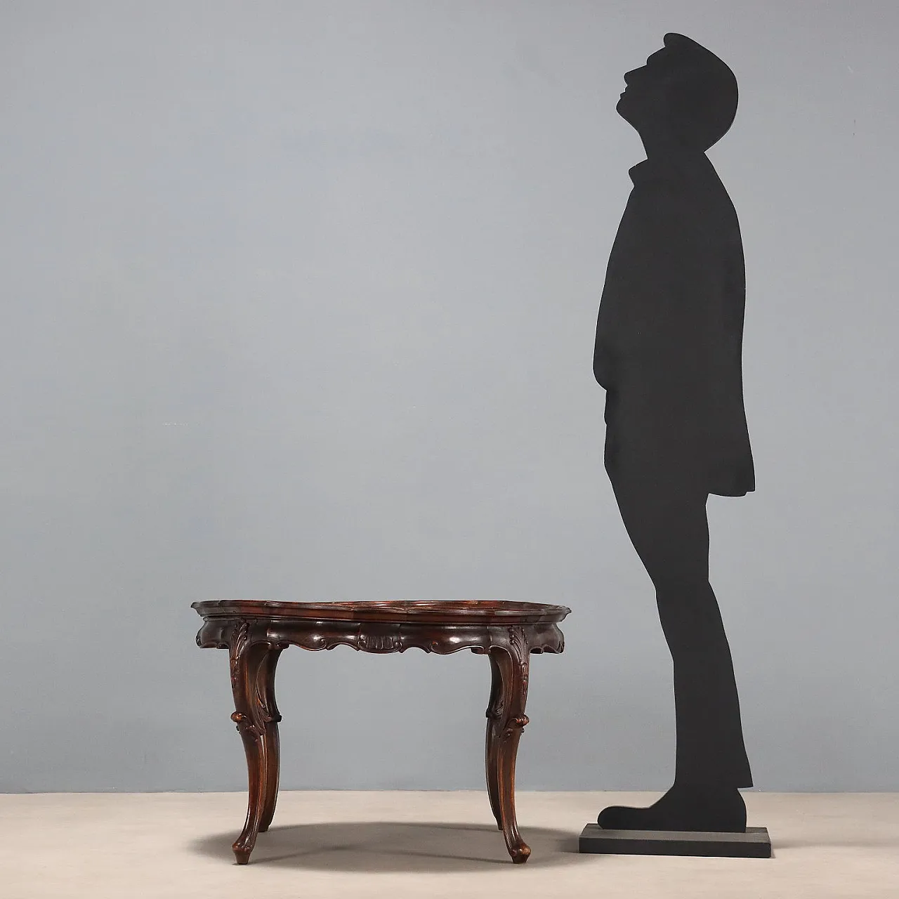 Tavolino in noce e faggio tinto, primo '900 3