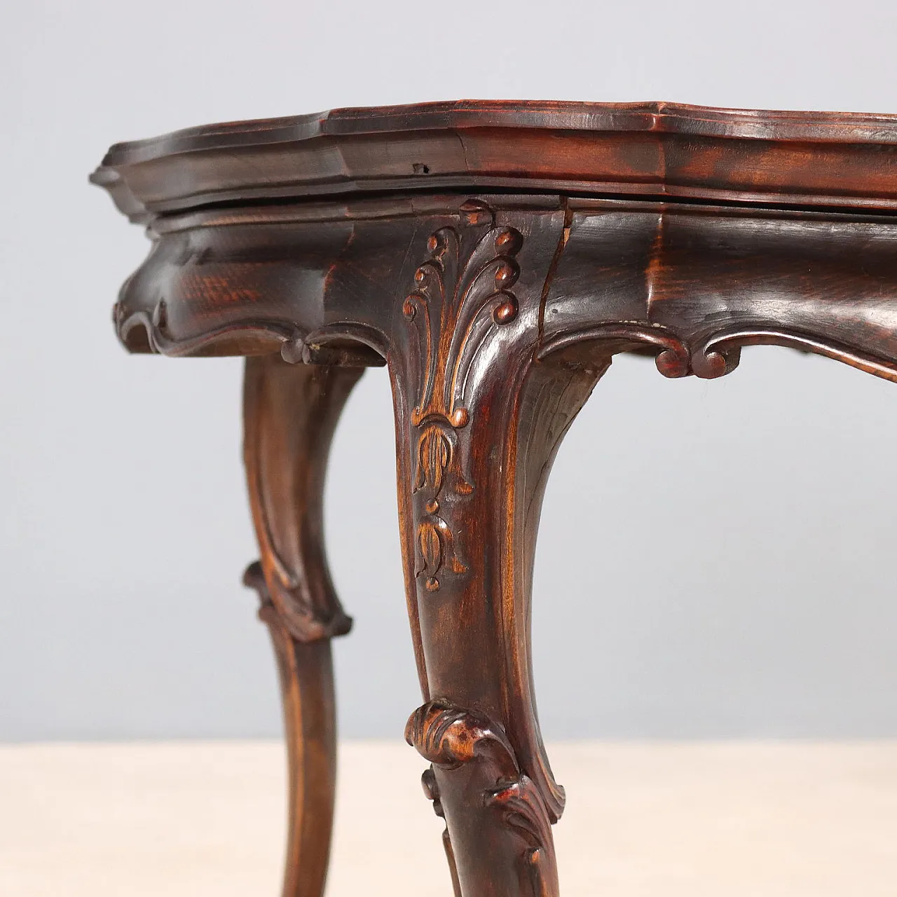 Tavolino in noce e faggio tinto, primo '900 6