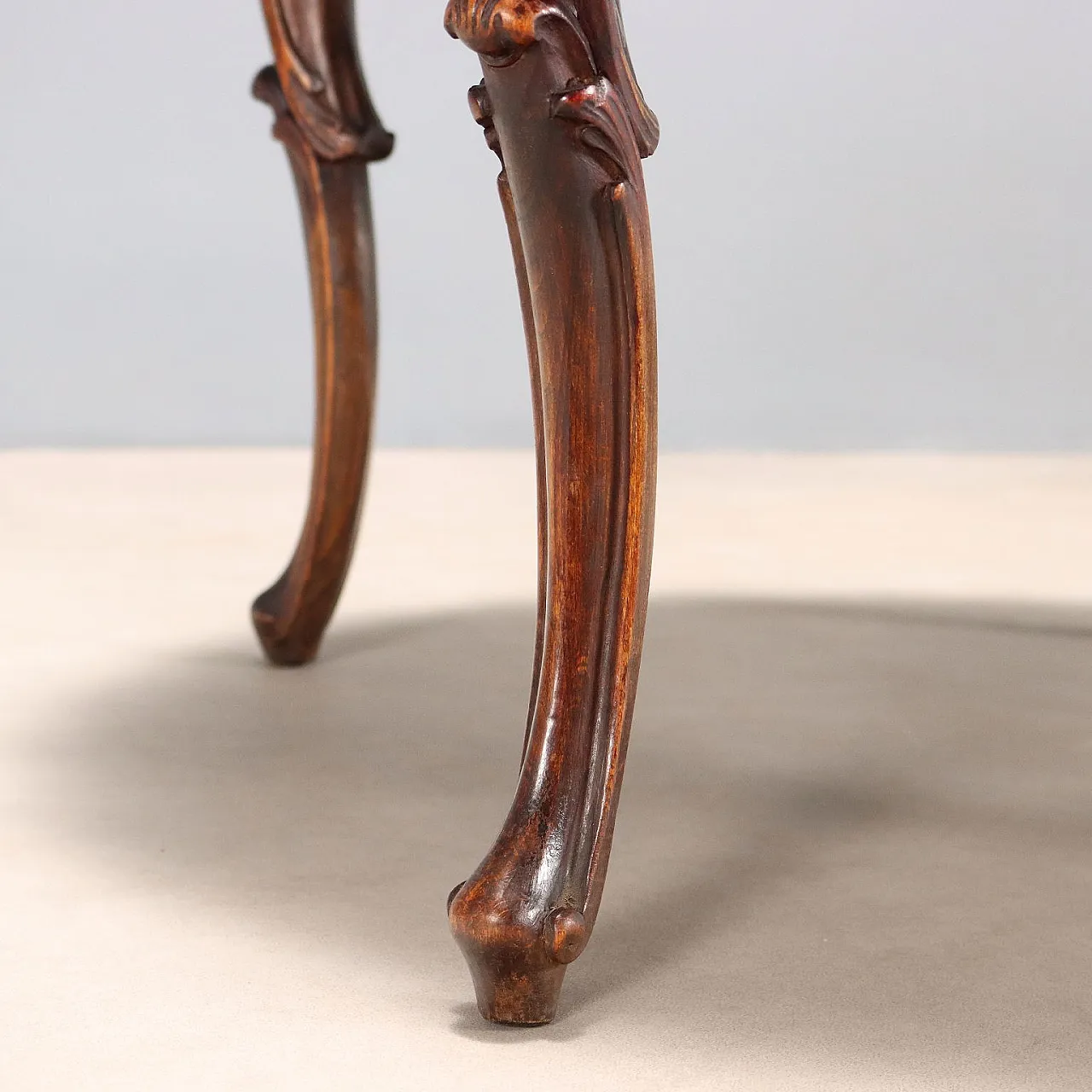 Tavolino in noce e faggio tinto, primo '900 7