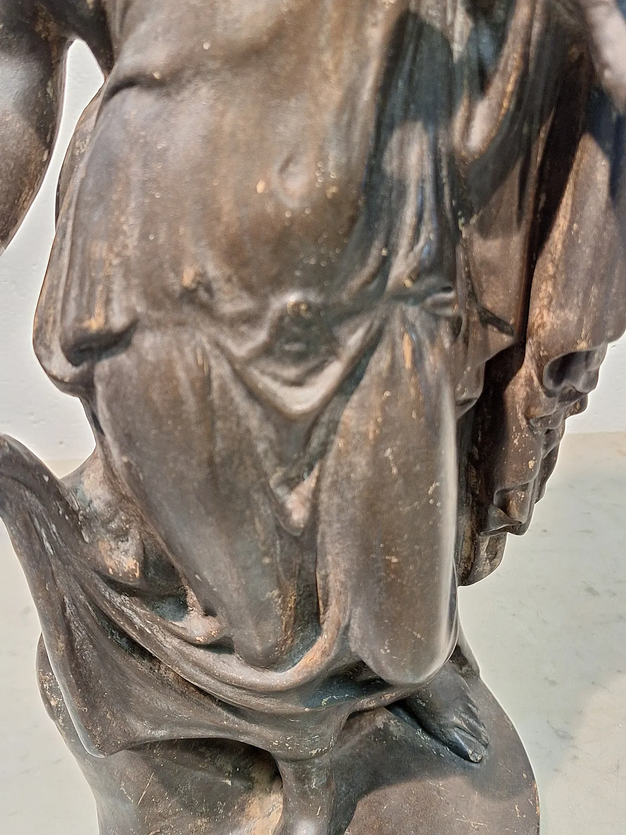 Venus statue in faux bronze patinated terracotta, 20th century 3