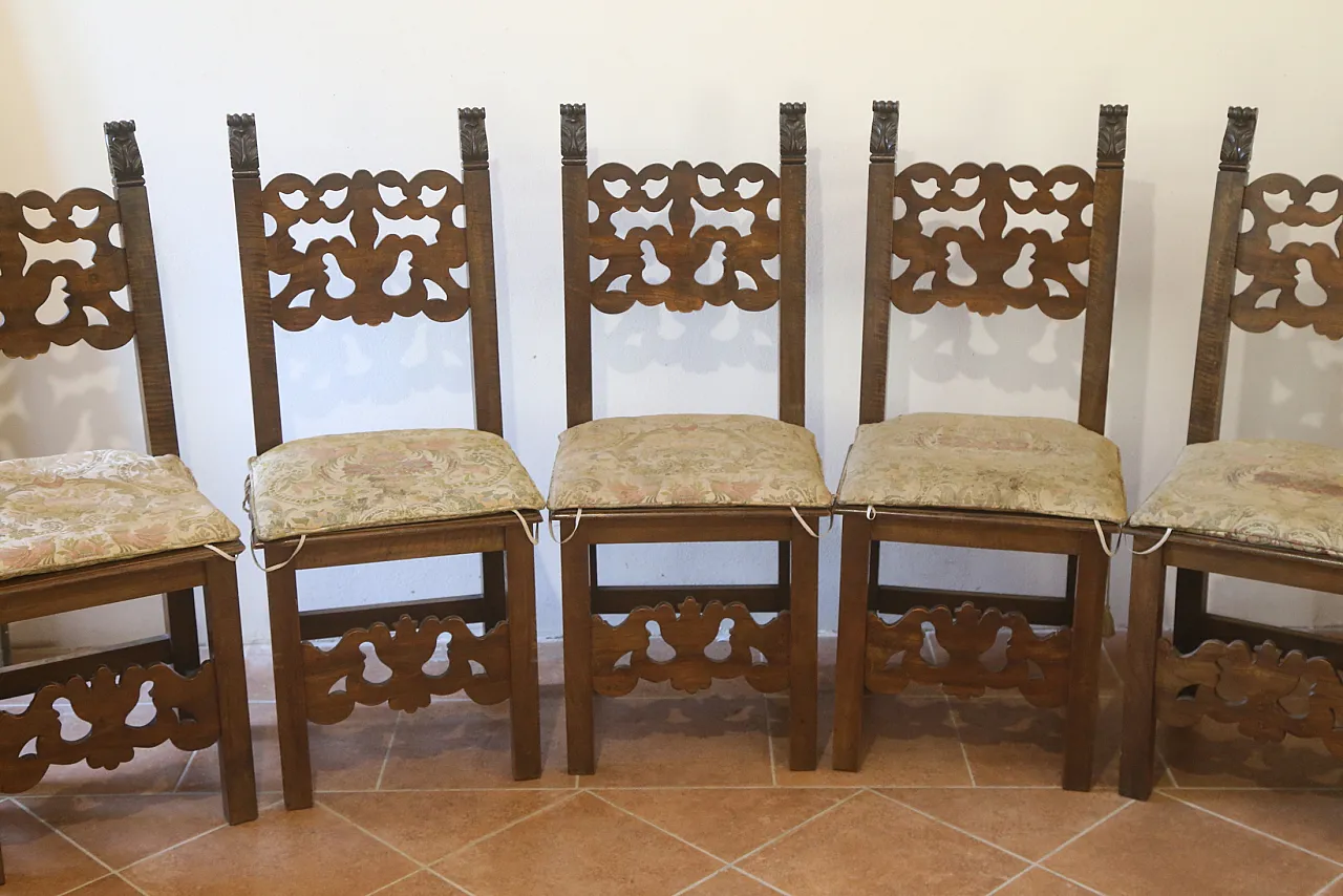 7 Neo-Renaissance chairs in solid walnut wood, 1940s 3