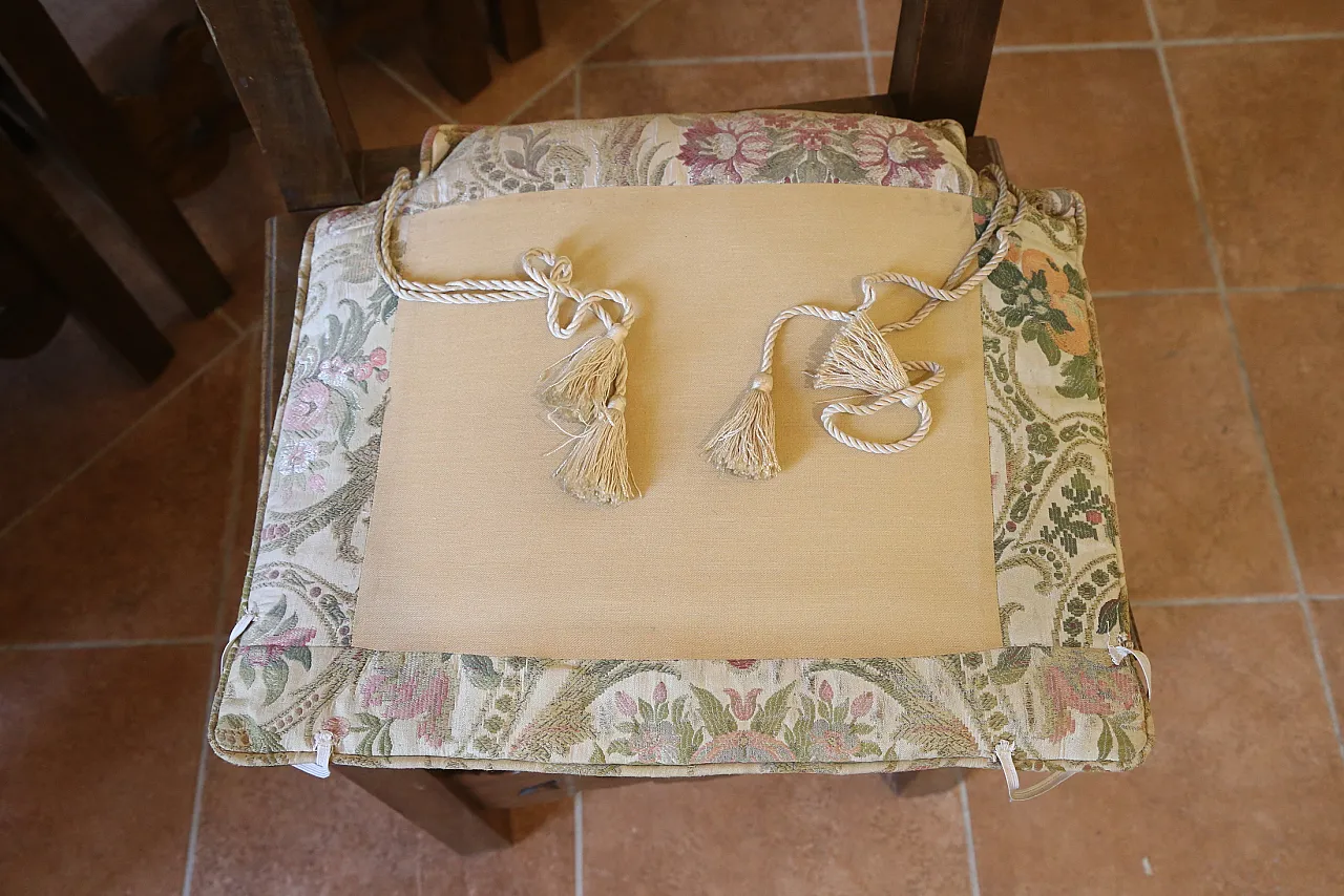 7 Neo-Renaissance chairs in solid walnut wood, 1940s 6