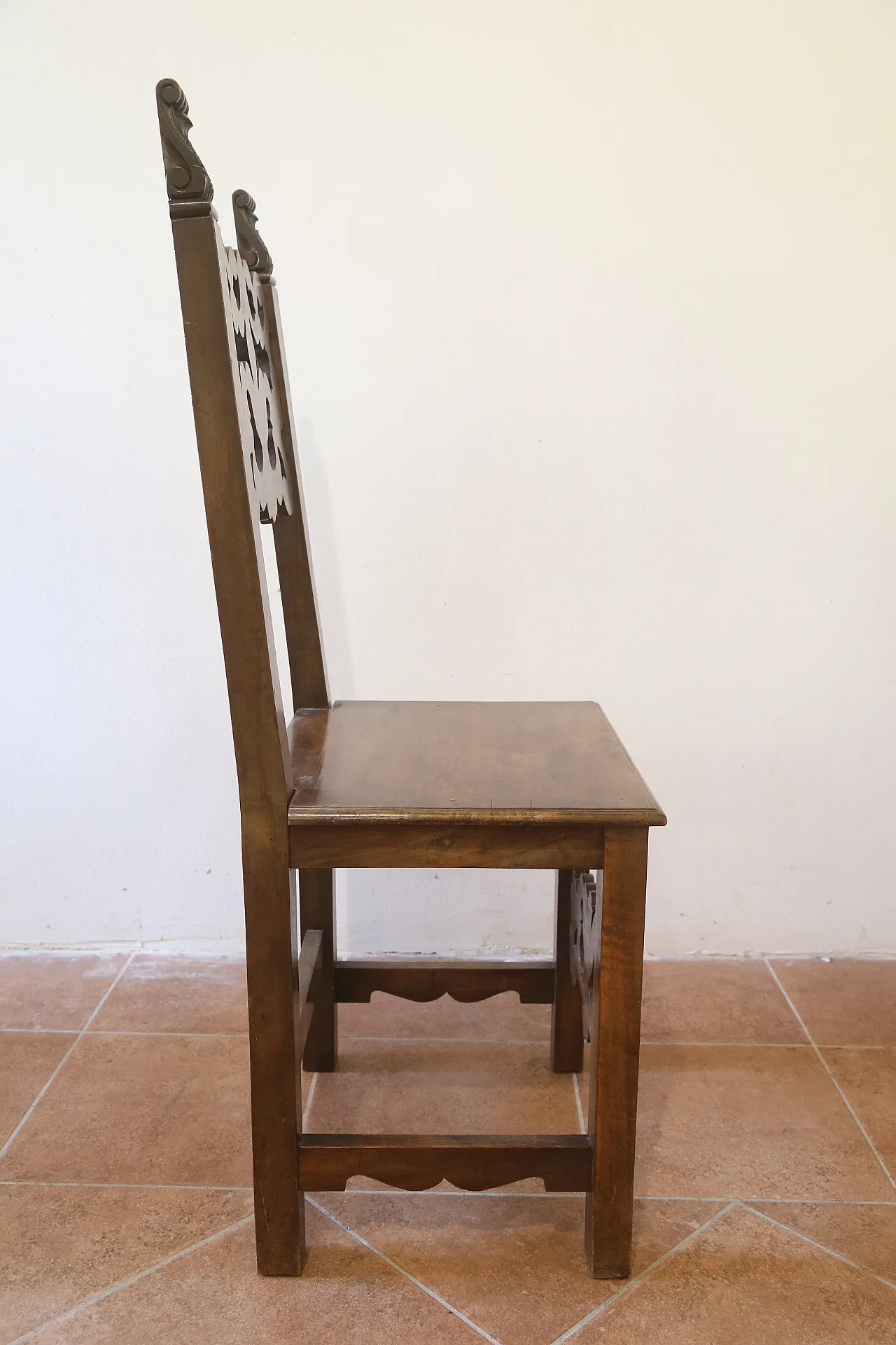 7 Neo-Renaissance chairs in solid walnut wood, 1940s 21