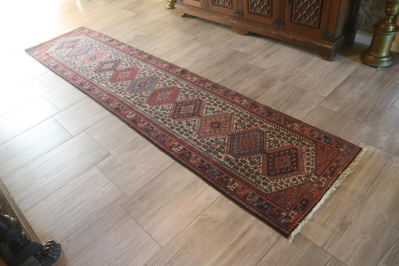 Hand-knotted Caucasian Shirvan lane carpet, 60s 3