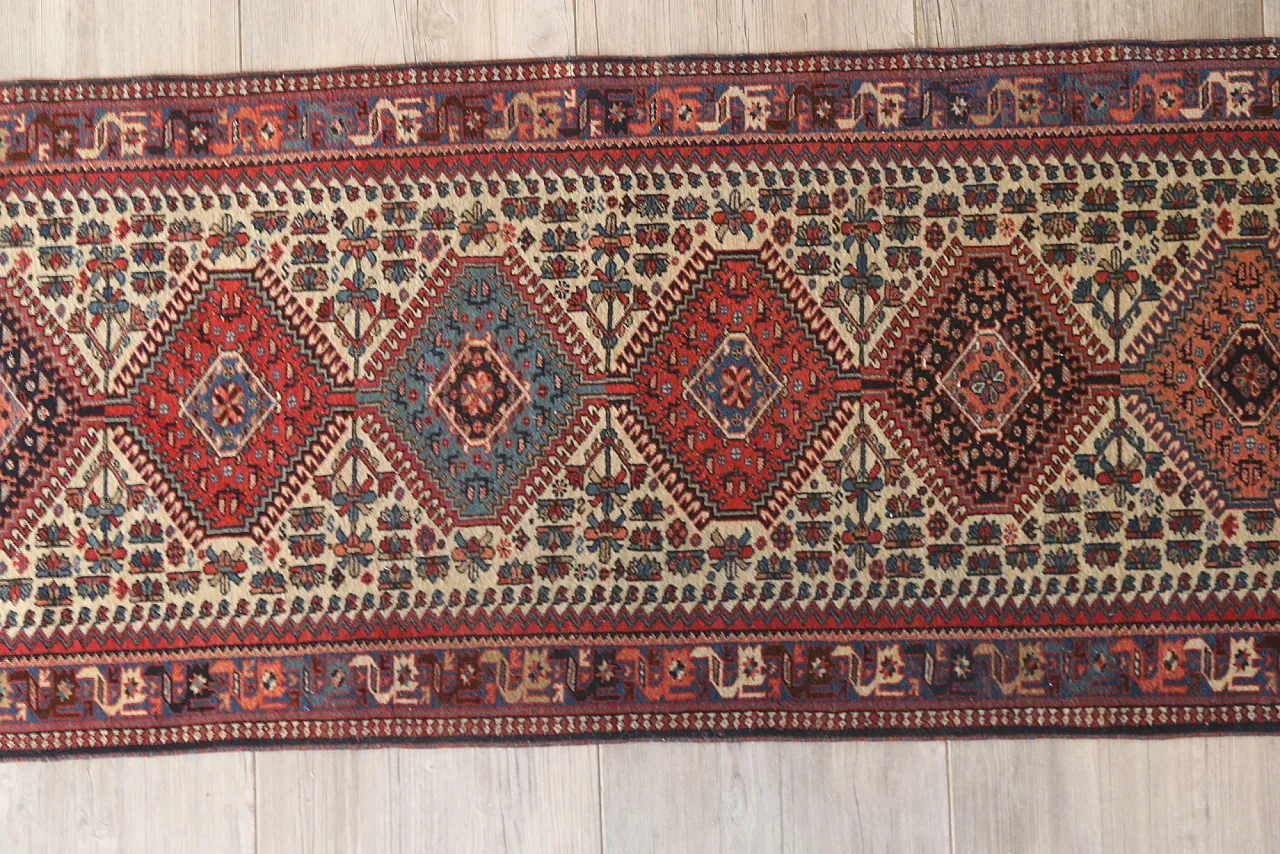 Hand-knotted Caucasian Shirvan lane carpet, 60s 6