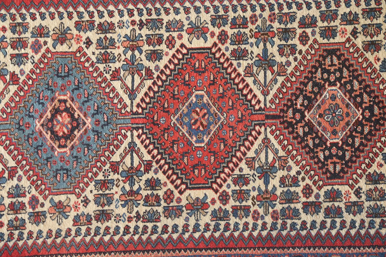 Hand-knotted Caucasian Shirvan lane carpet, 60s 7