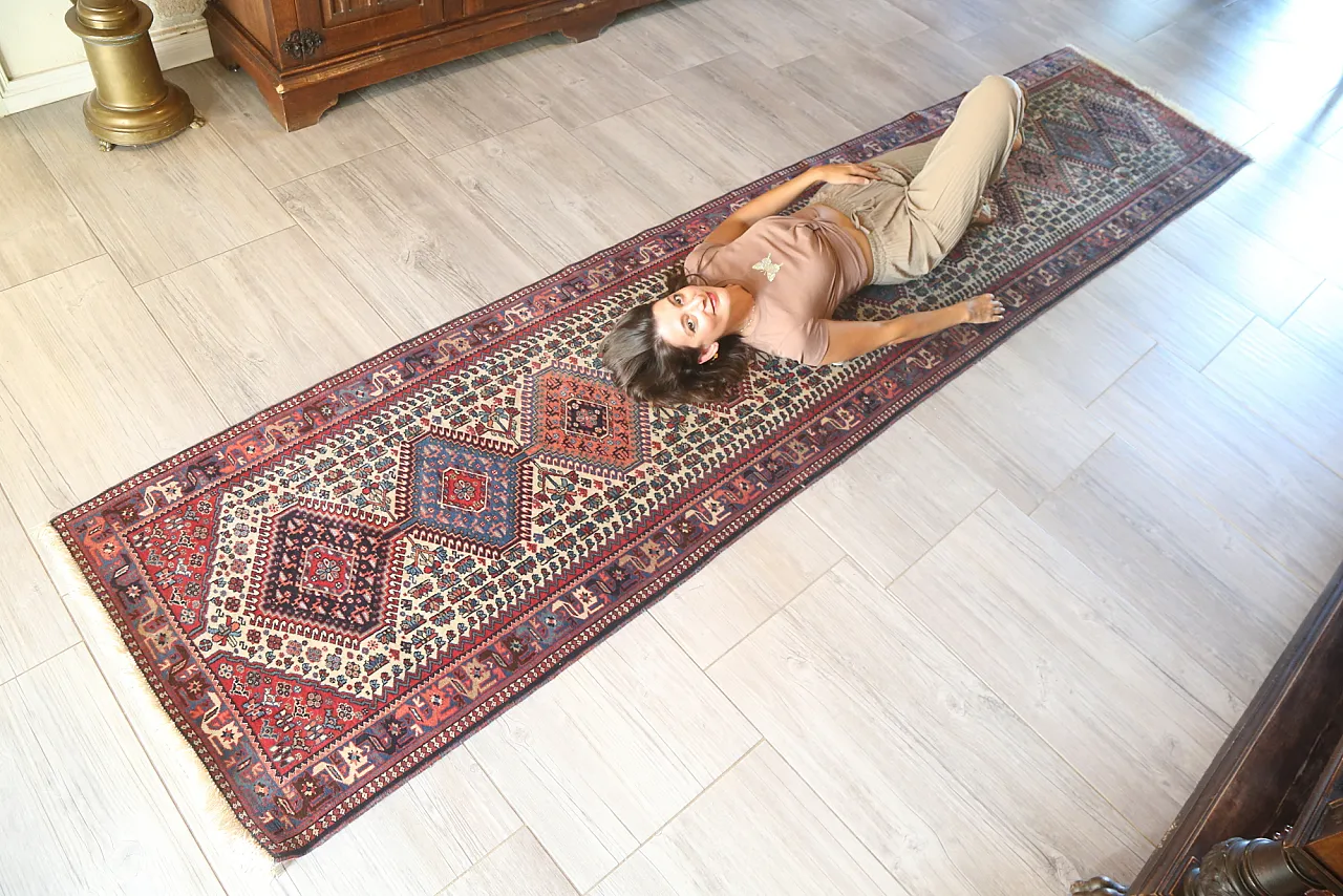 Hand-knotted Caucasian Shirvan lane carpet, 60s 12