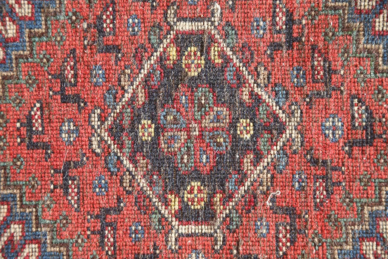 Hand-knotted Caucasian Shirvan lane carpet, 60s 18