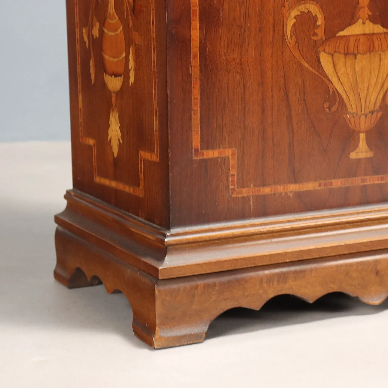 Grandfather clock Queen Anne style in walnut, 20th century 10