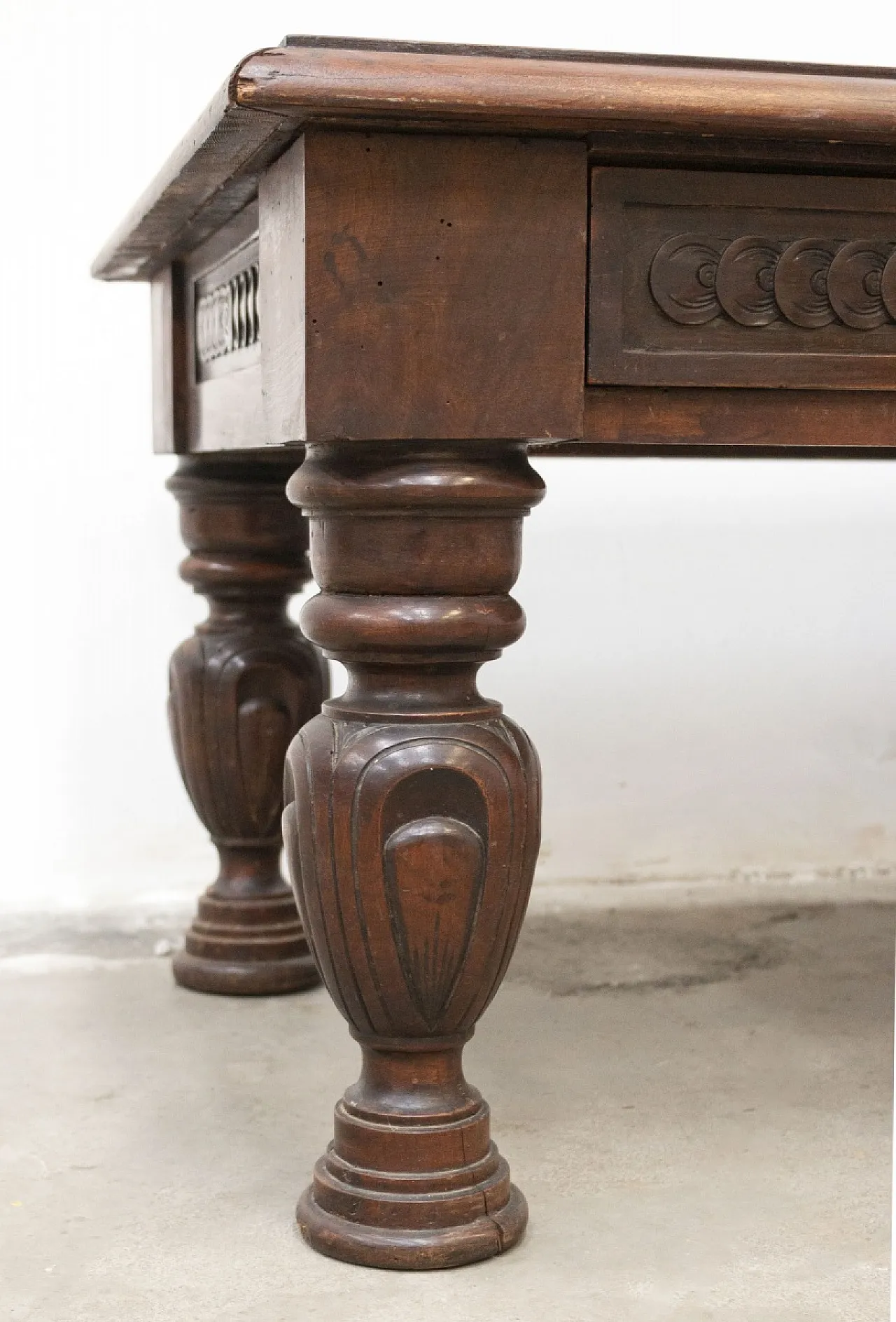 Tavolo basso in legno di noce, '900 7