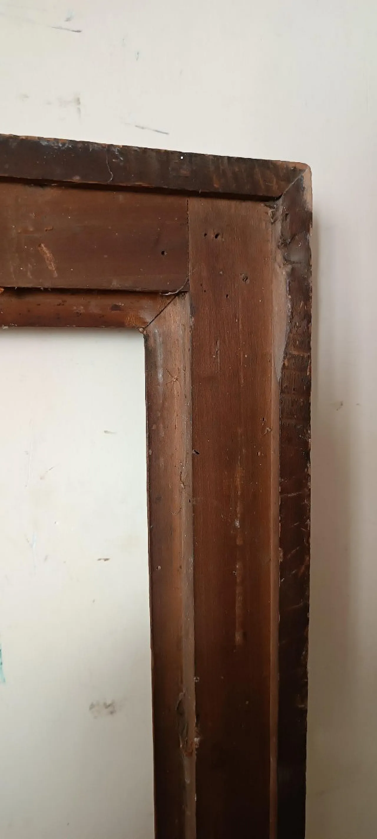 Lacquered and gilded frame, late 17th century 10