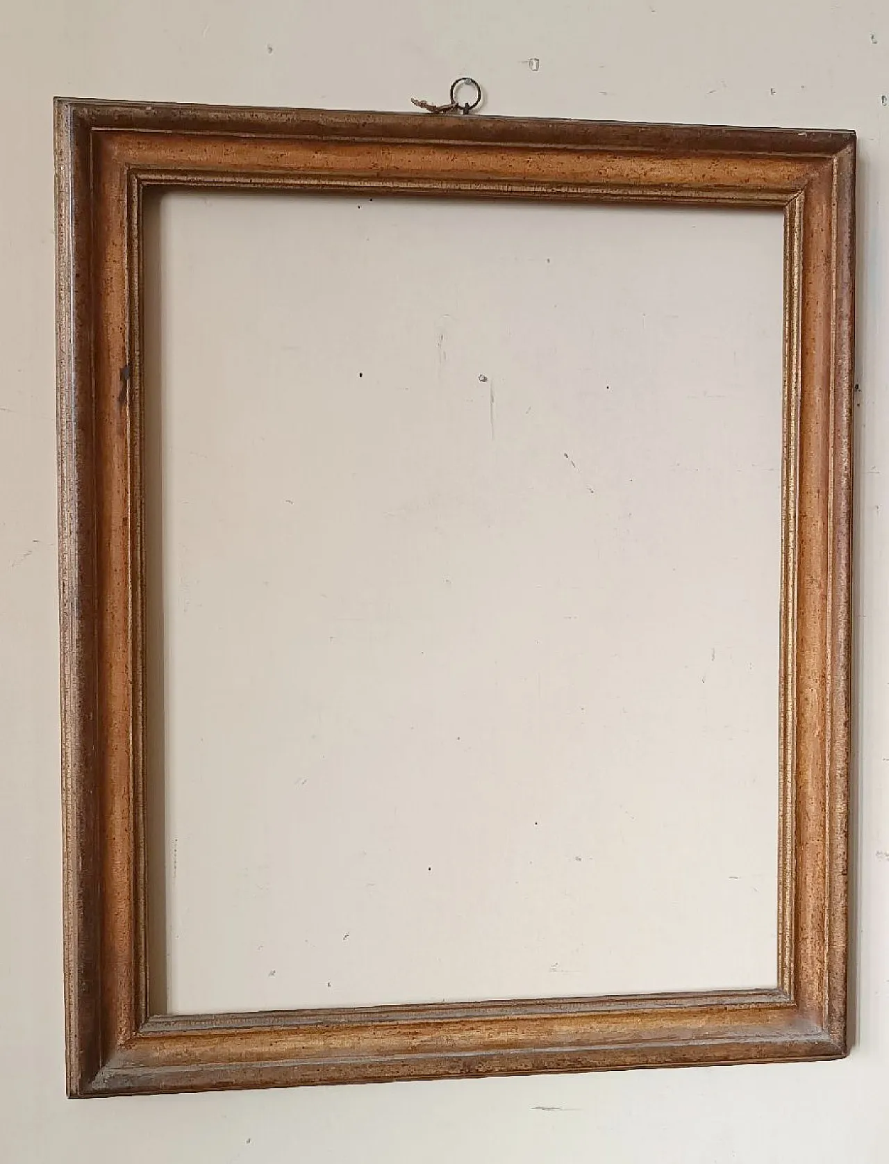 Lacquered and gilded frame, late 17th century 12