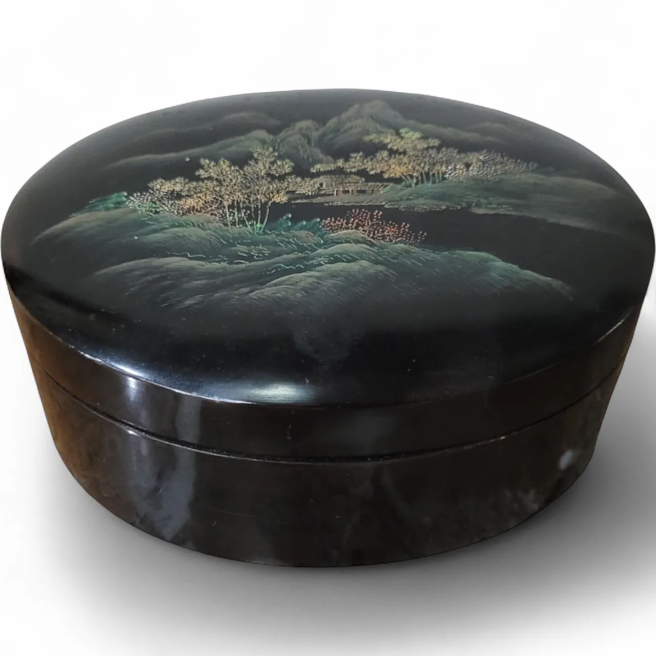 Lacquer box, Japan, with landscape decoration, 20th century 9