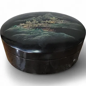 Lacquer box, Japan, with landscape decoration, 20th century
