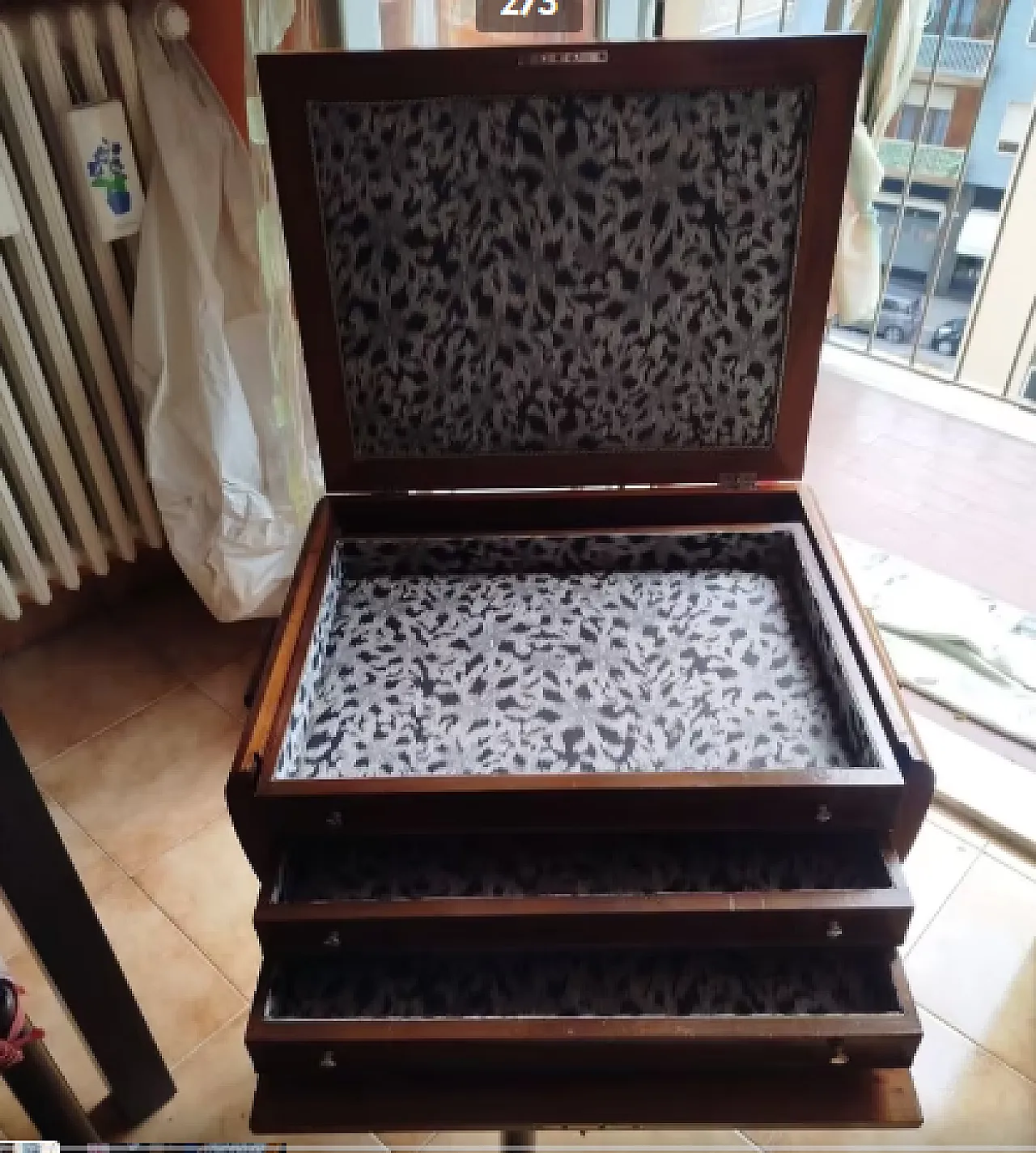 Three-drawer lined wooden cutlery holder, early 20th century 2