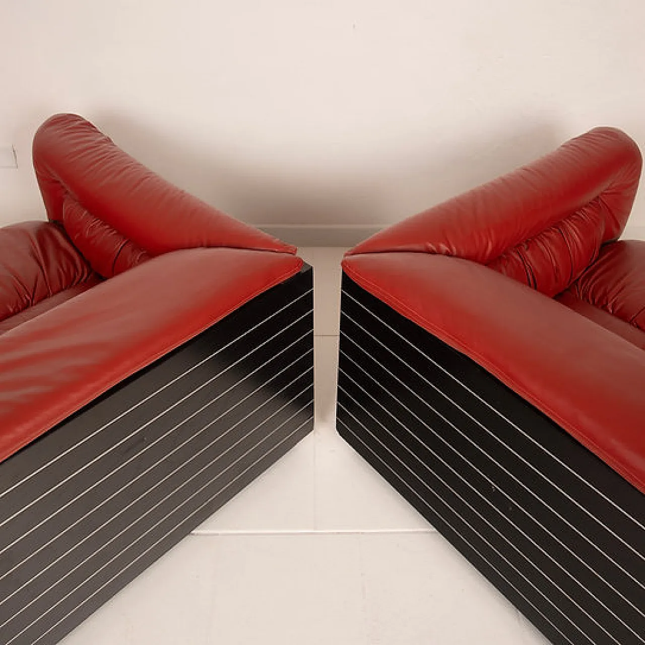 Pair of Strato sofas by Giovanni Offredi for Saporiti, 1970s 4