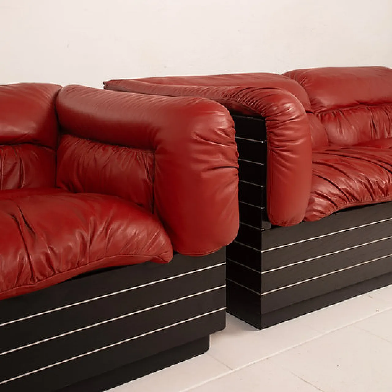 Pair of Strato sofas by Giovanni Offredi for Saporiti, 1970s 12