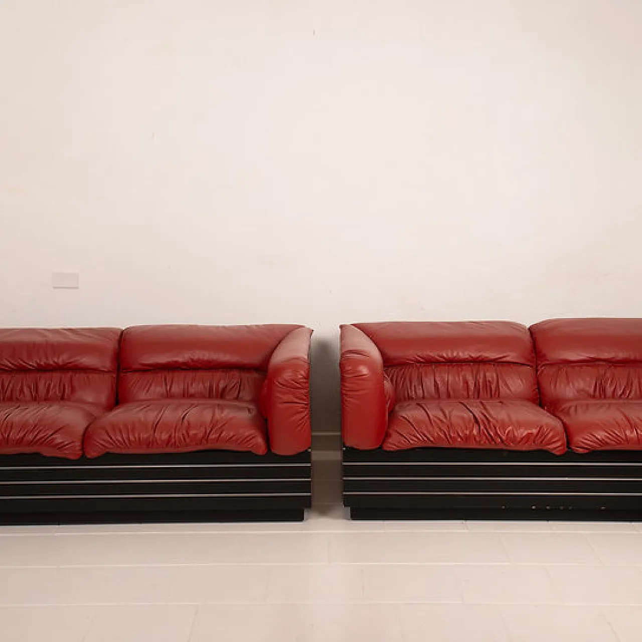 Pair of Strato sofas by Giovanni Offredi for Saporiti, 1970s 13