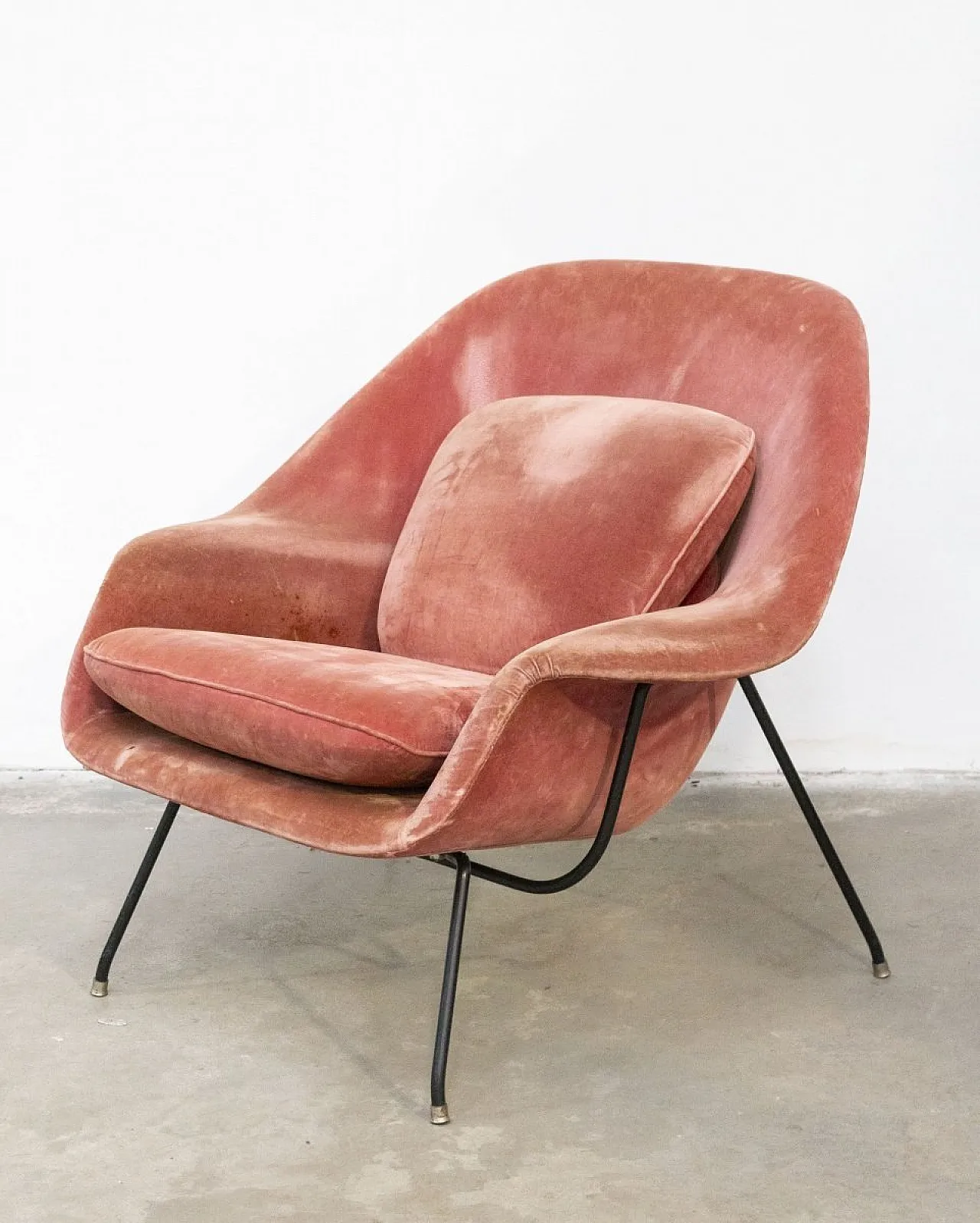 Eero Saarinen Womb chair for Knoll, 1960s 1