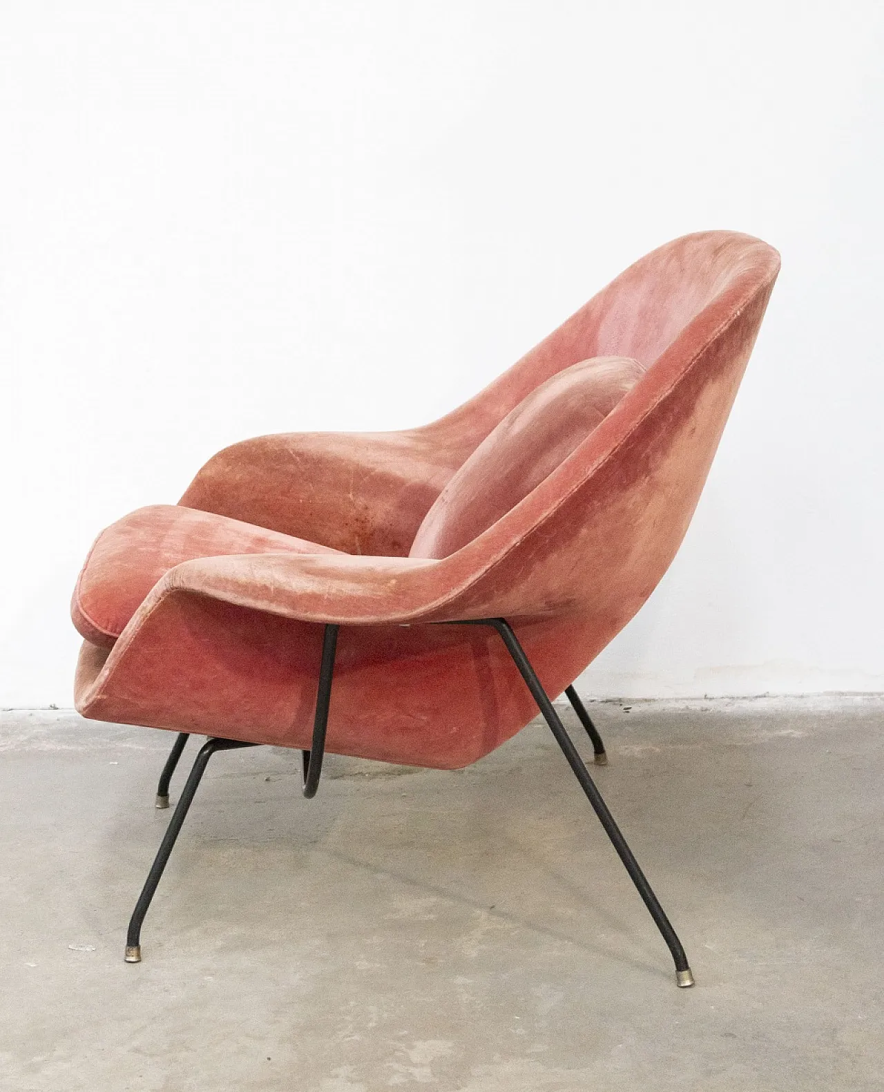 Eero Saarinen Womb chair for Knoll, 1960s 2