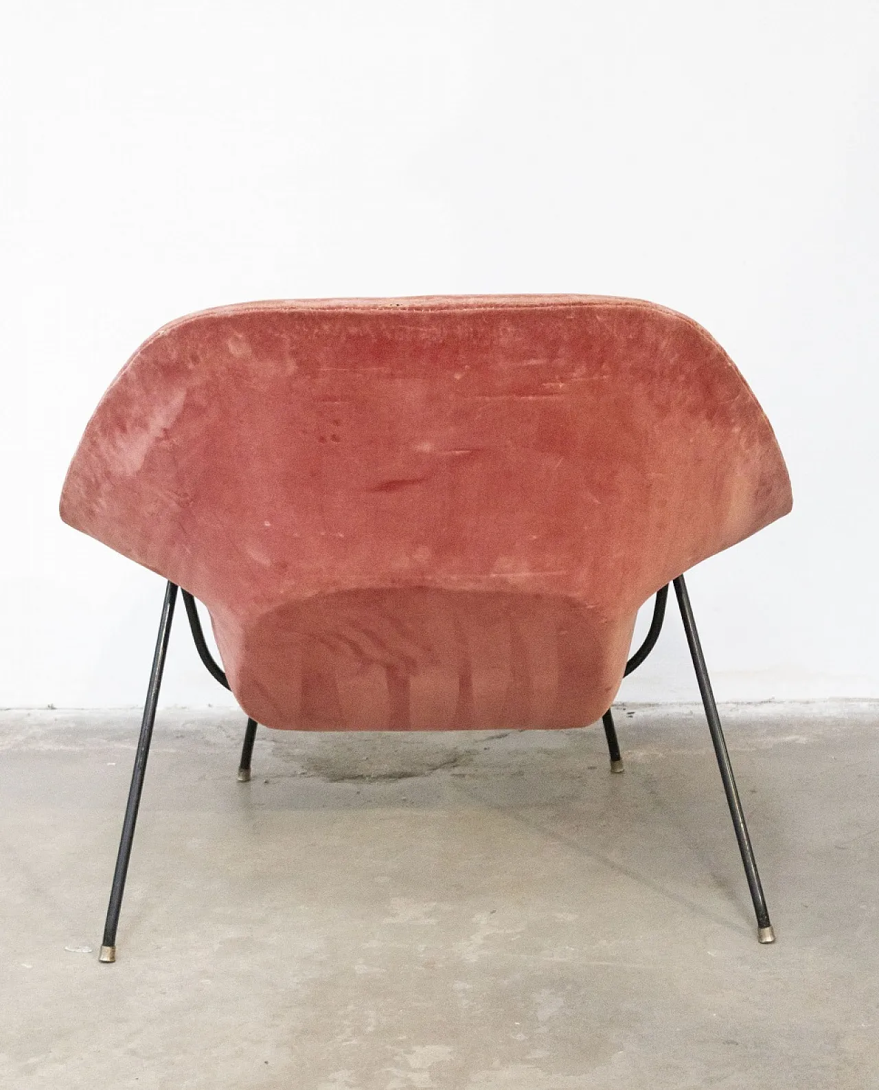 Eero Saarinen Womb chair for Knoll, 1960s 3