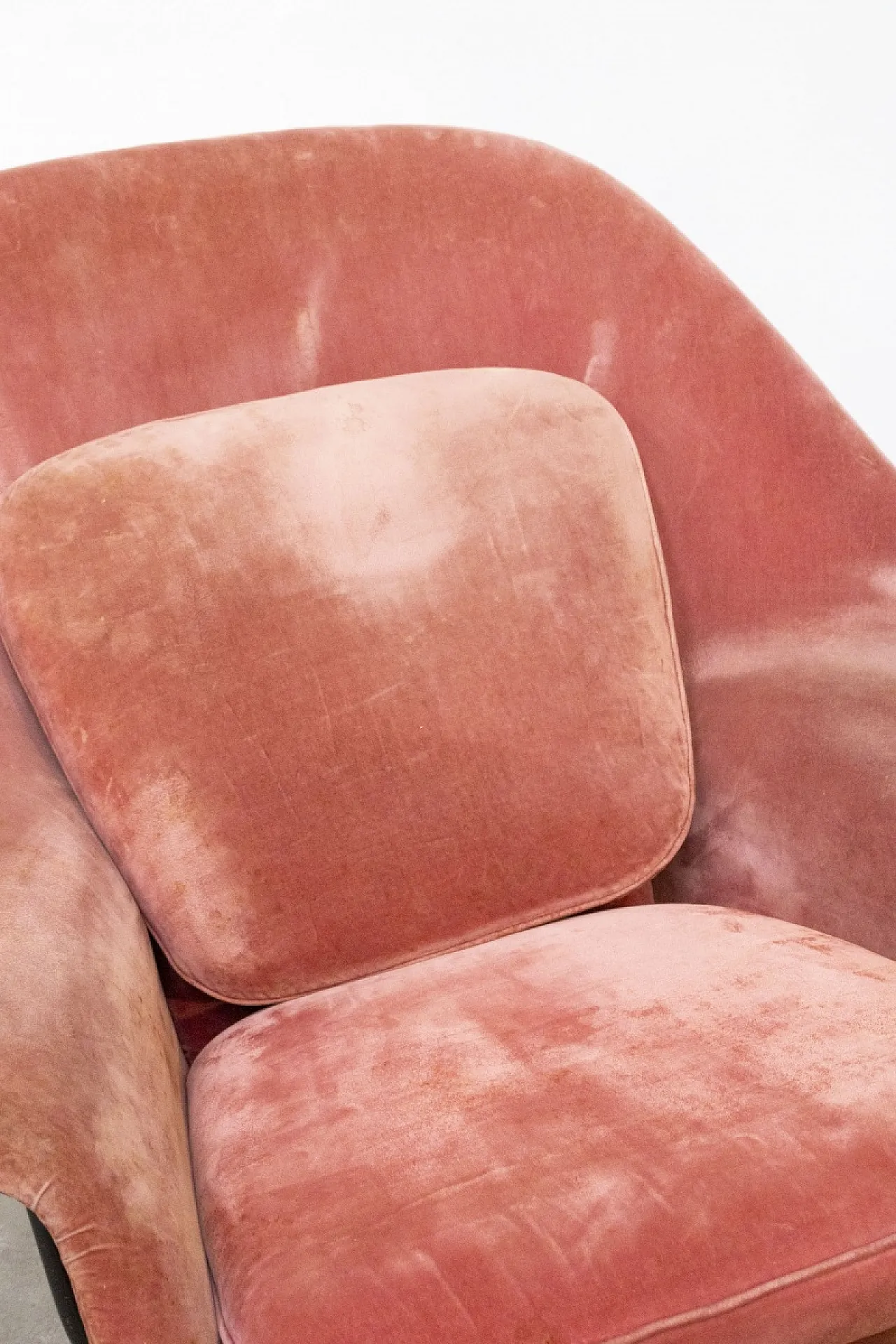 Eero Saarinen Womb chair for Knoll, 1960s 4