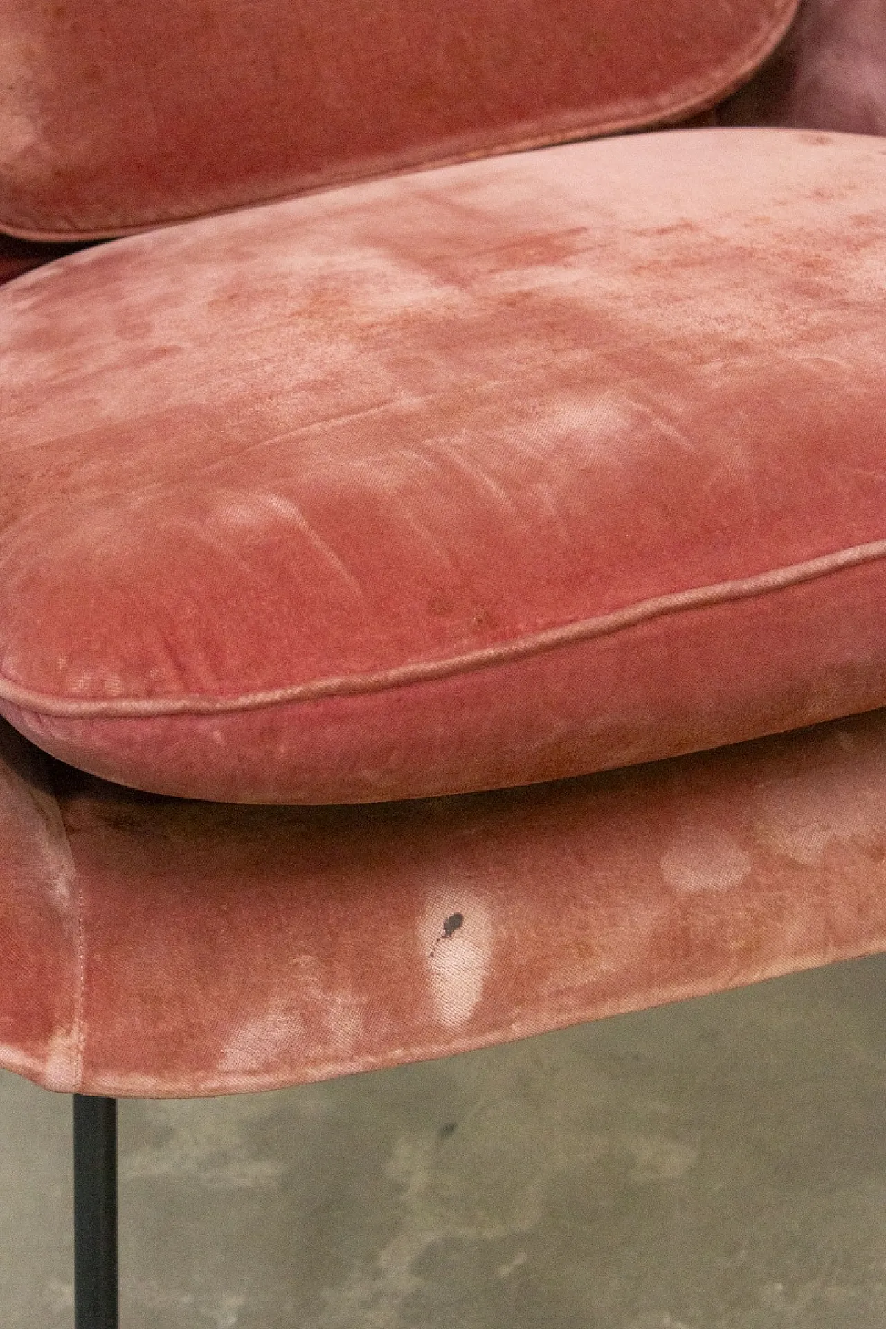 Eero Saarinen Womb chair for Knoll, 1960s 10