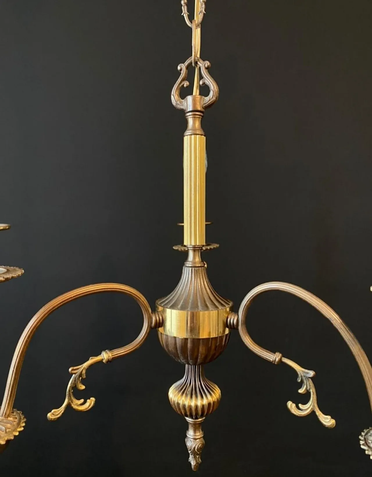 Brass chandelier with bronze statuettes of cherubs, 20th century 6