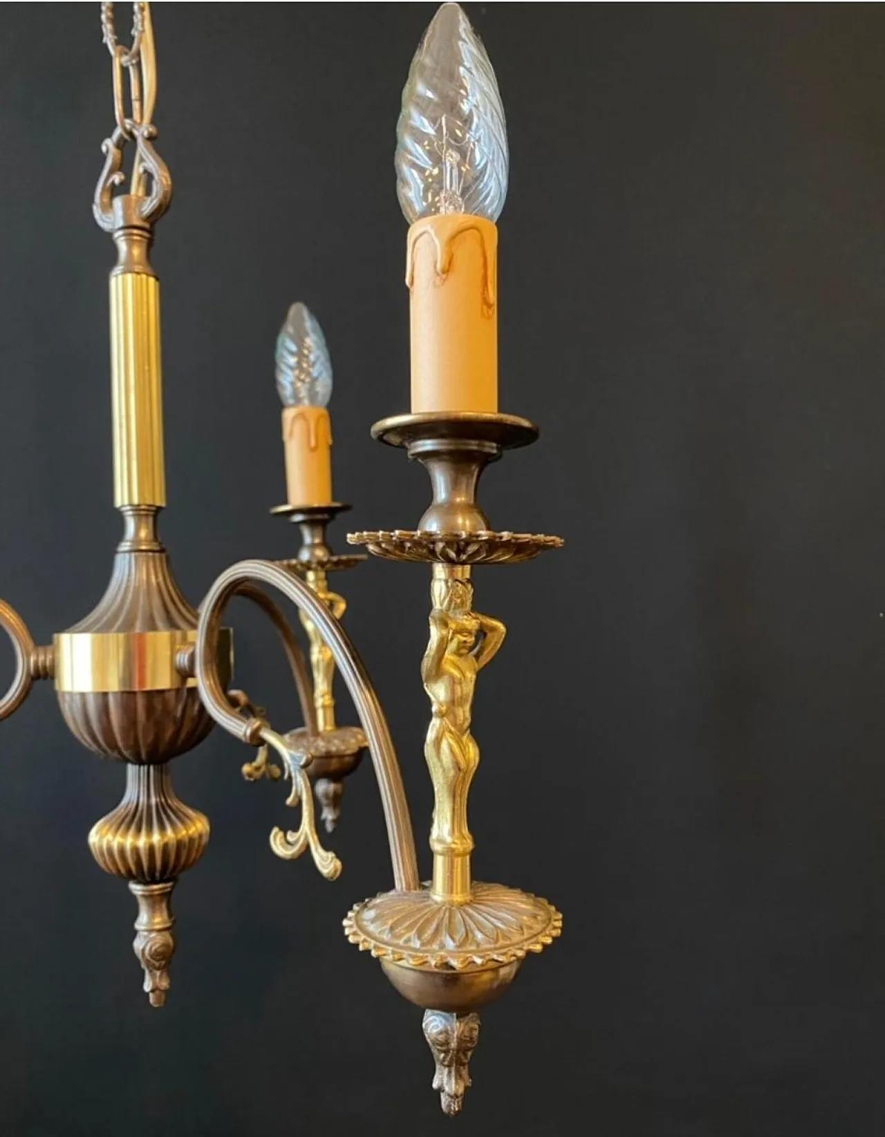 Brass chandelier with bronze statuettes of cherubs, 20th century 7