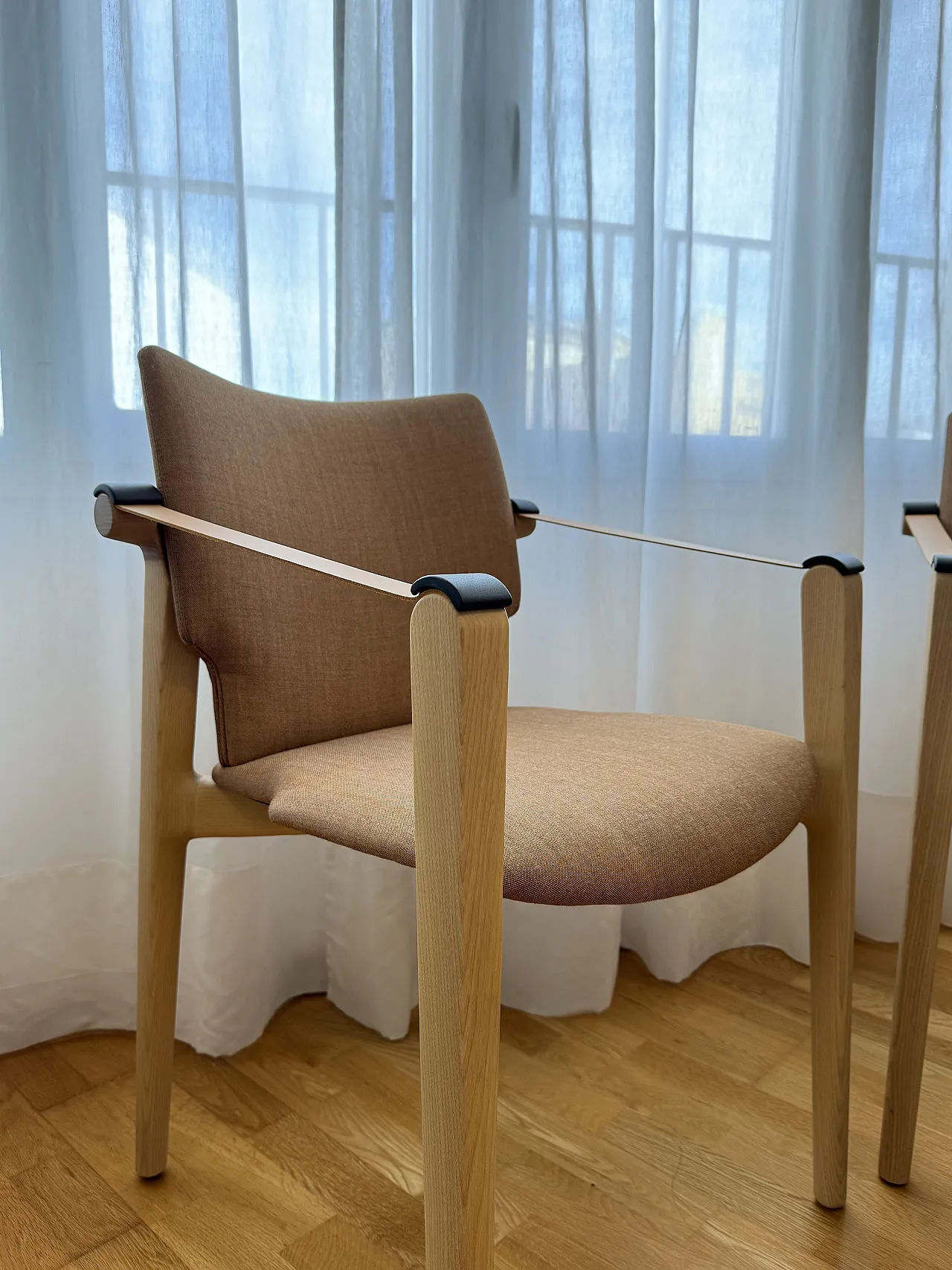 Coppia Poltroncine Luba di Philippe Starck per Andreu World, anni 2000 3