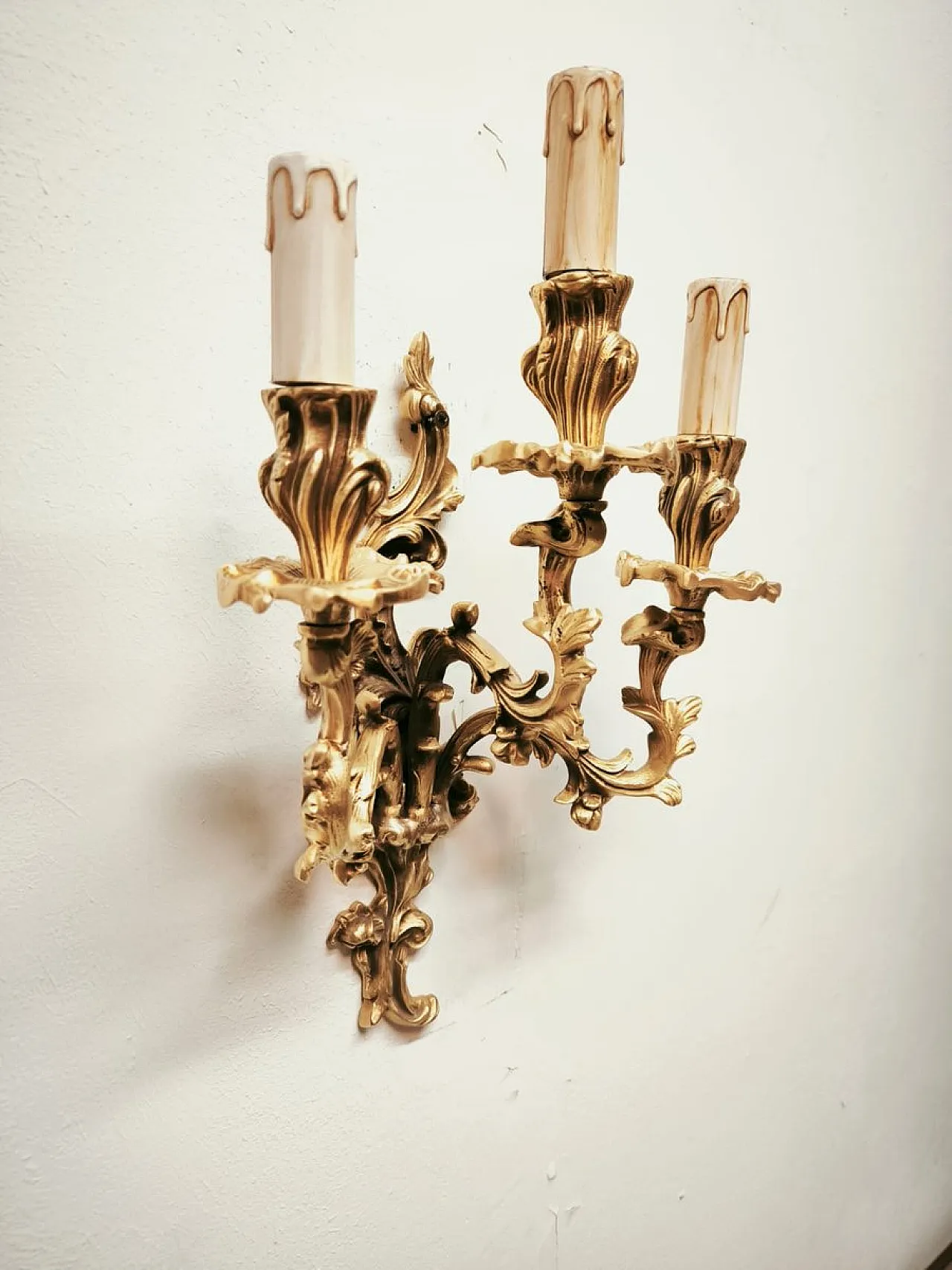 Three-light bronze wall lamp, 19th century 2