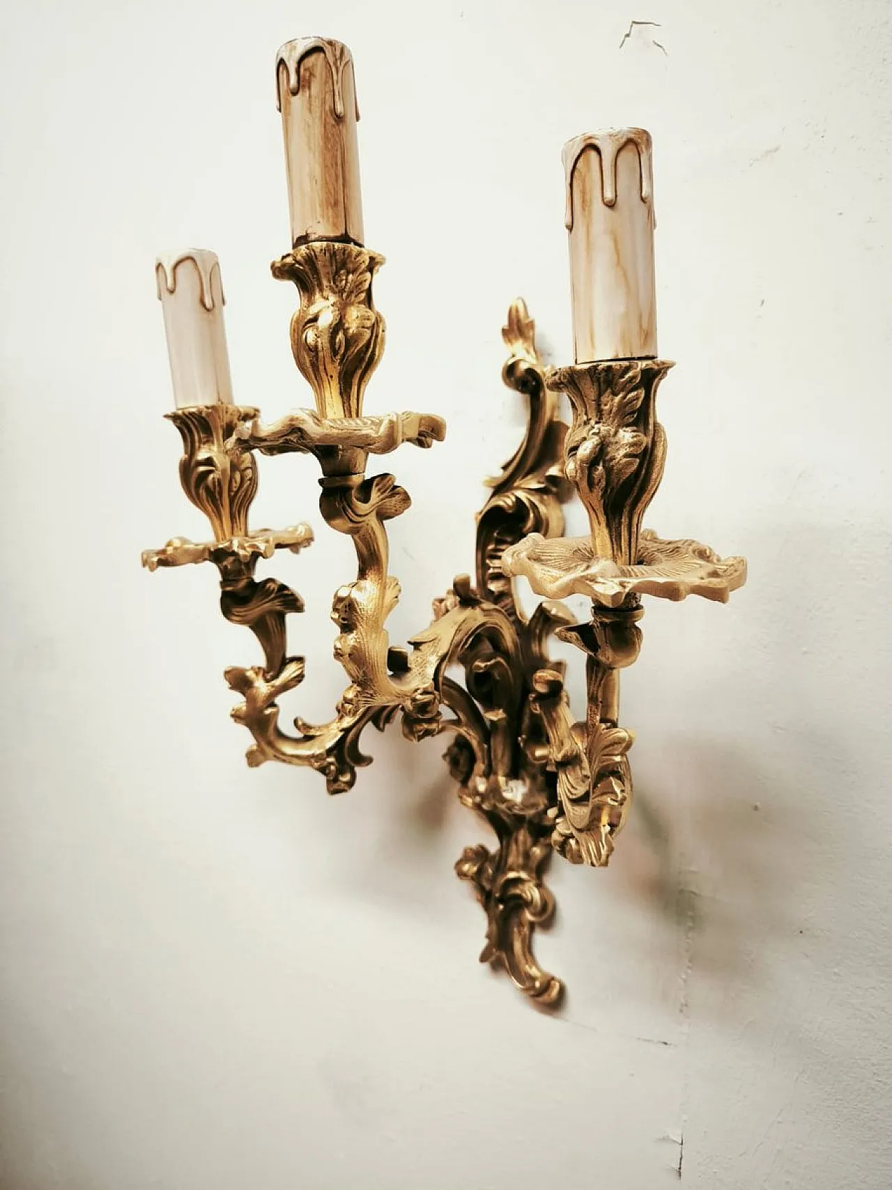Three-light bronze wall lamp, 19th century 5
