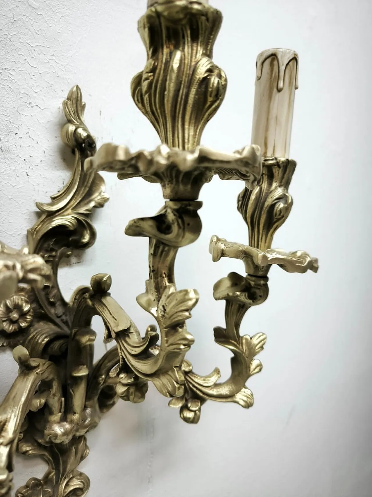 Three-light bronze wall lamp, 19th century 14