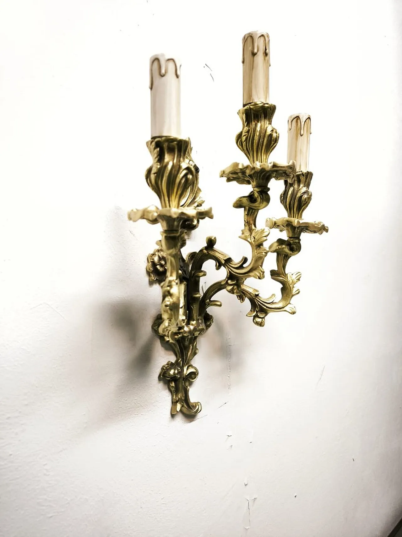 Three-light bronze wall lamp, 19th century 19