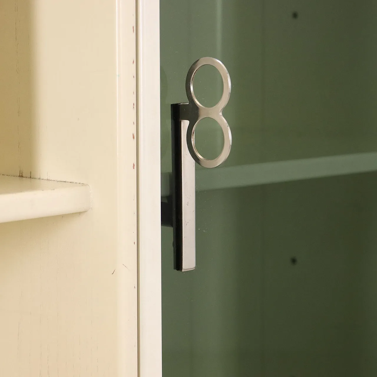 Libreria in legno impiallacciato laccato e vetro, '900 8