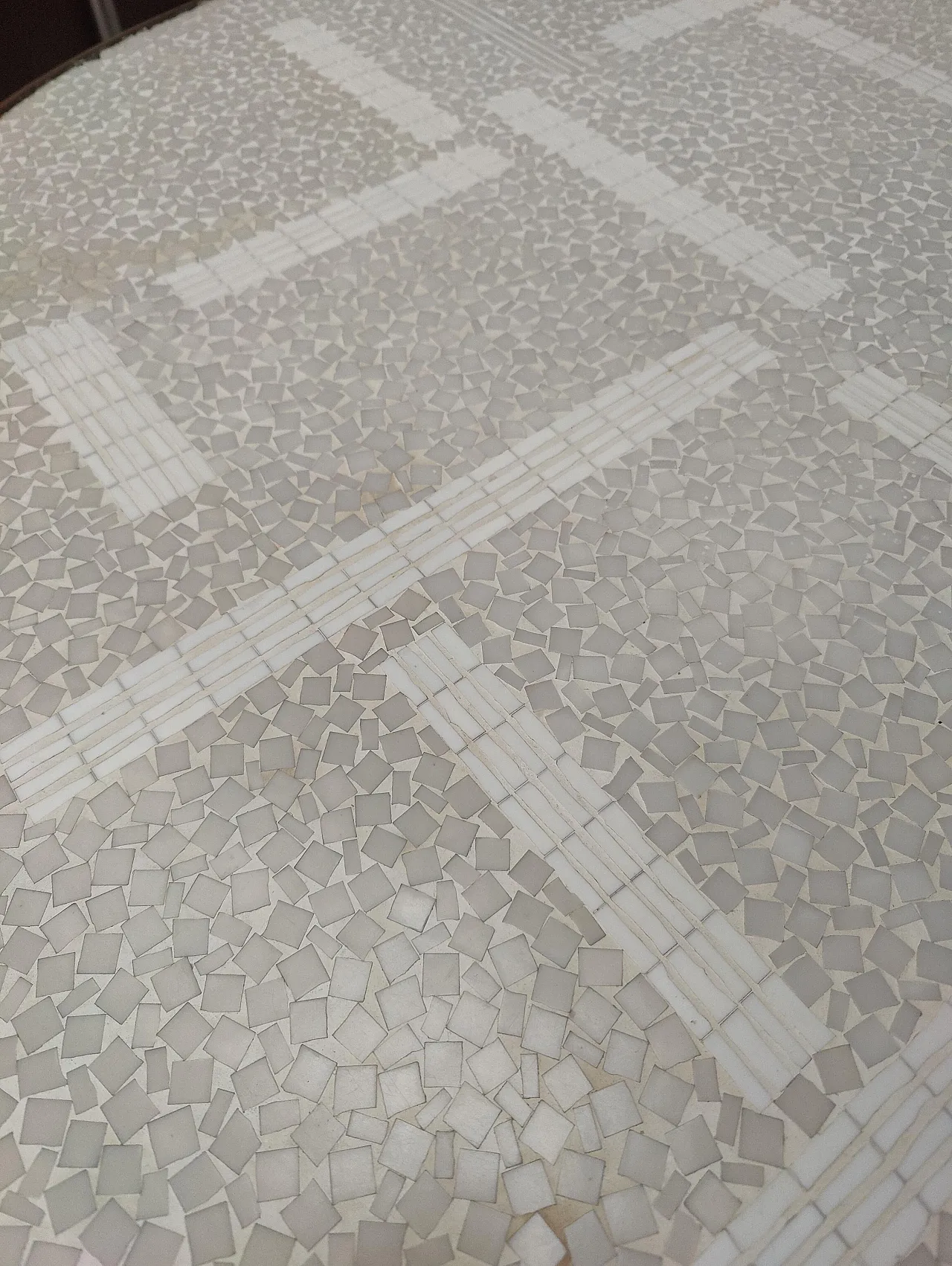 Round geometric smoking table white marble mosaic top, 20th century 11