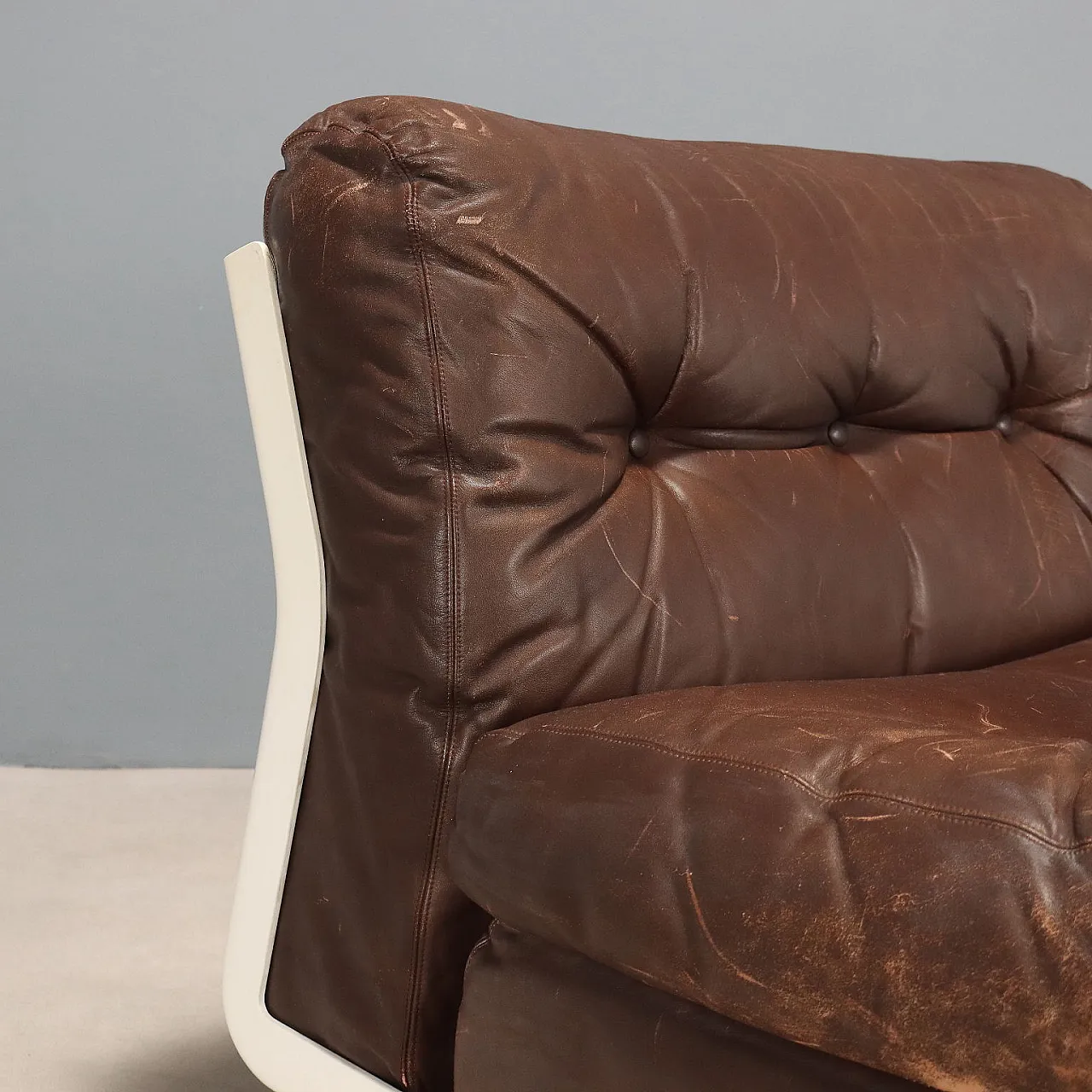 Amanta armchair in plastic, foam, and leather, 20th century 5