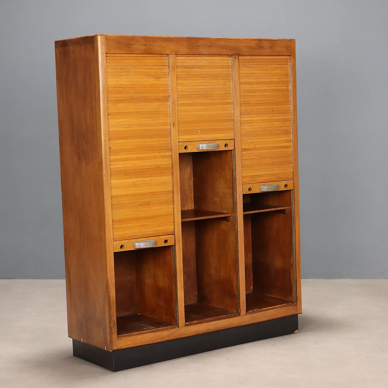 Mobile con ripiani interni in noce formica e alluminio, '900 4