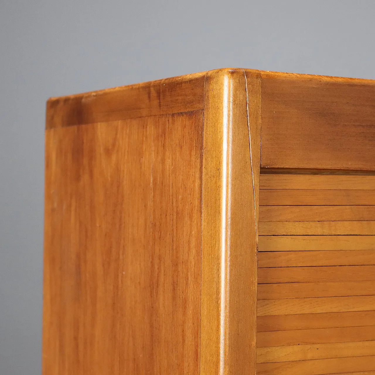 Mobile con ripiani interni in noce formica e alluminio, '900 6