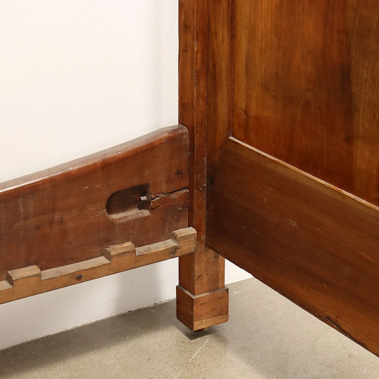 Letto impero in mogano e bronzo cesellato, '800 8