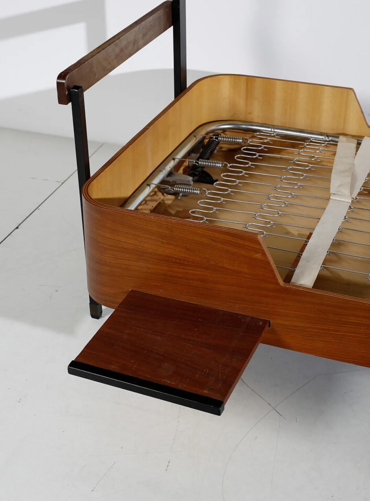 2 Letti modernariato, anni '60 14