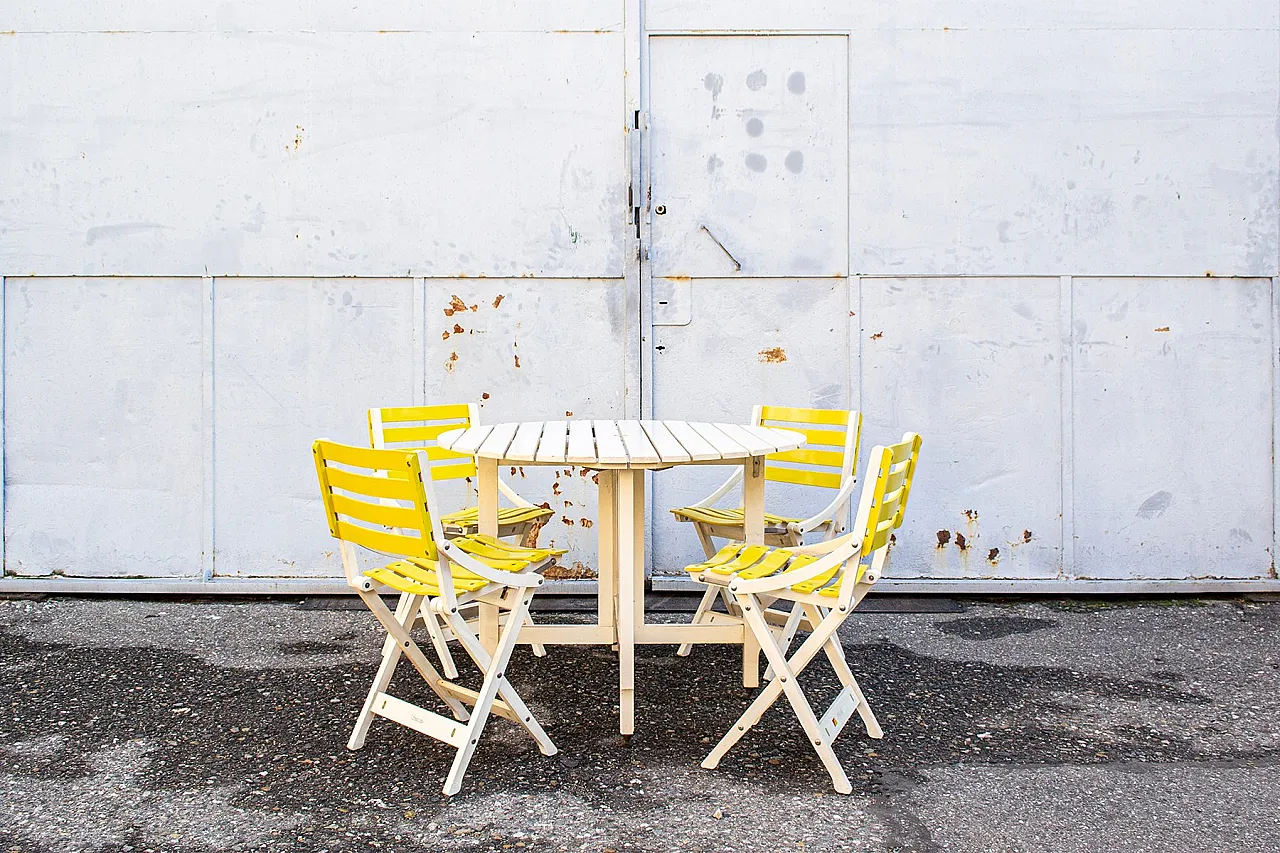 Tavolo da giardino Reguitti pieghevole in legno con sedie, anni '70 1