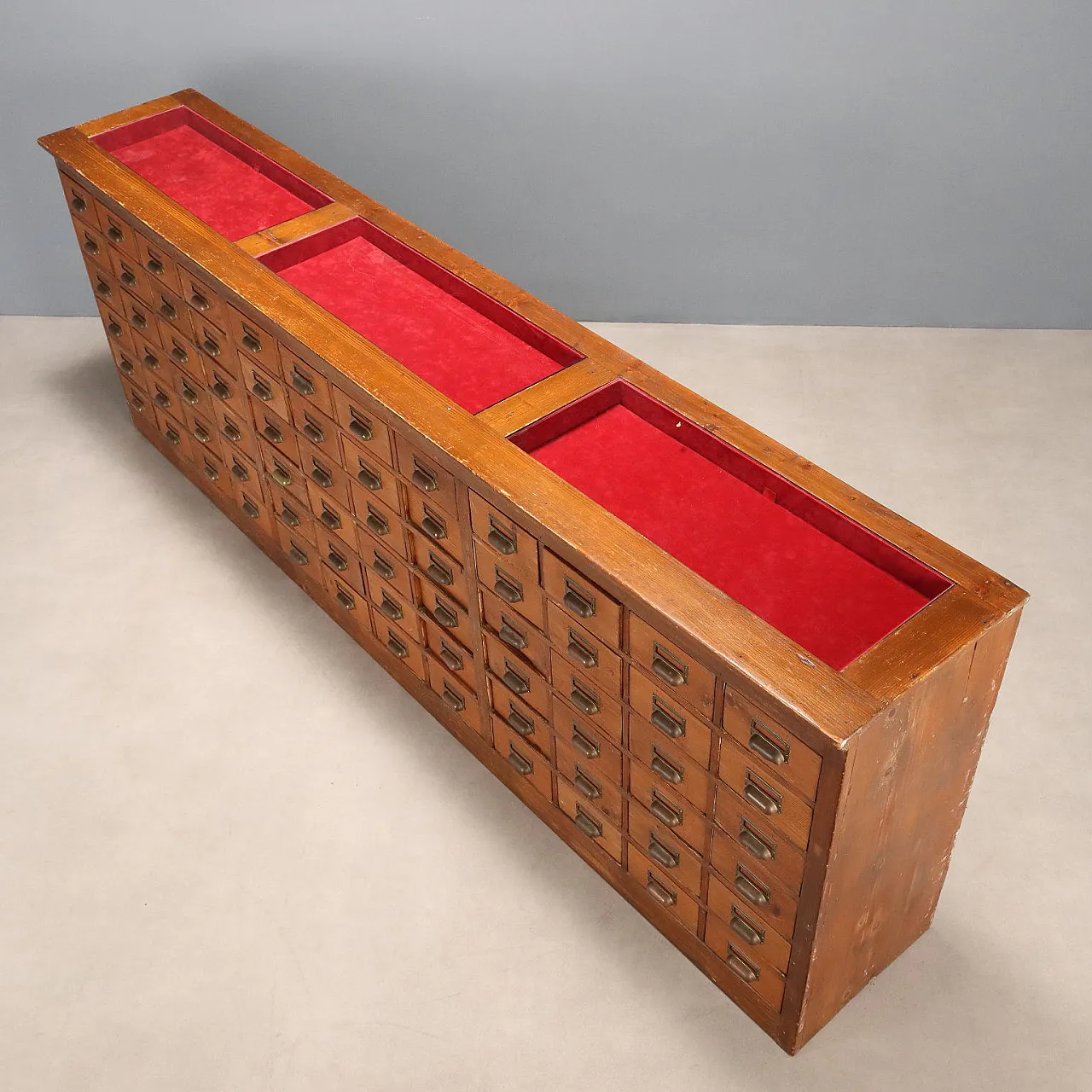 Cassettiera in abete tinto noce, vetro e lamiera, primo '900 8