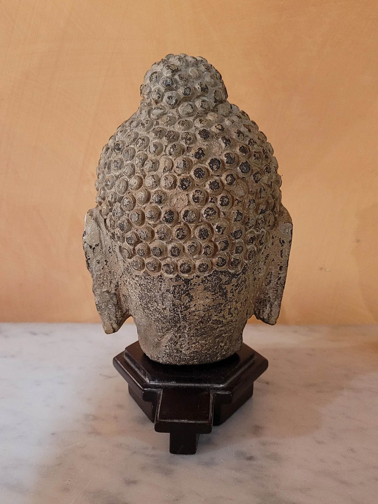 Scultura in pietra su base in legno, Thailandia, del XIX secolo 4